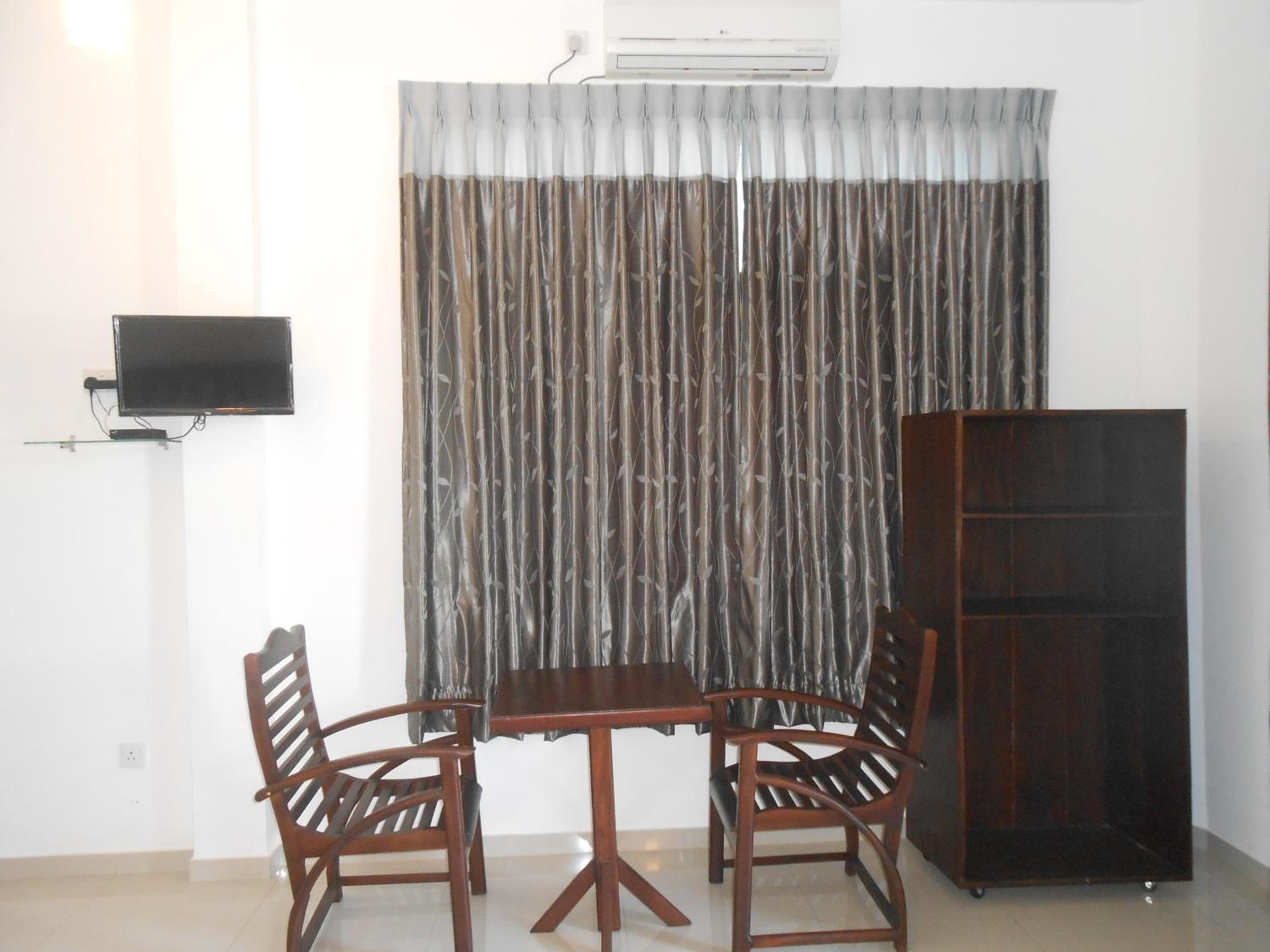 Standard Family Room photo 3