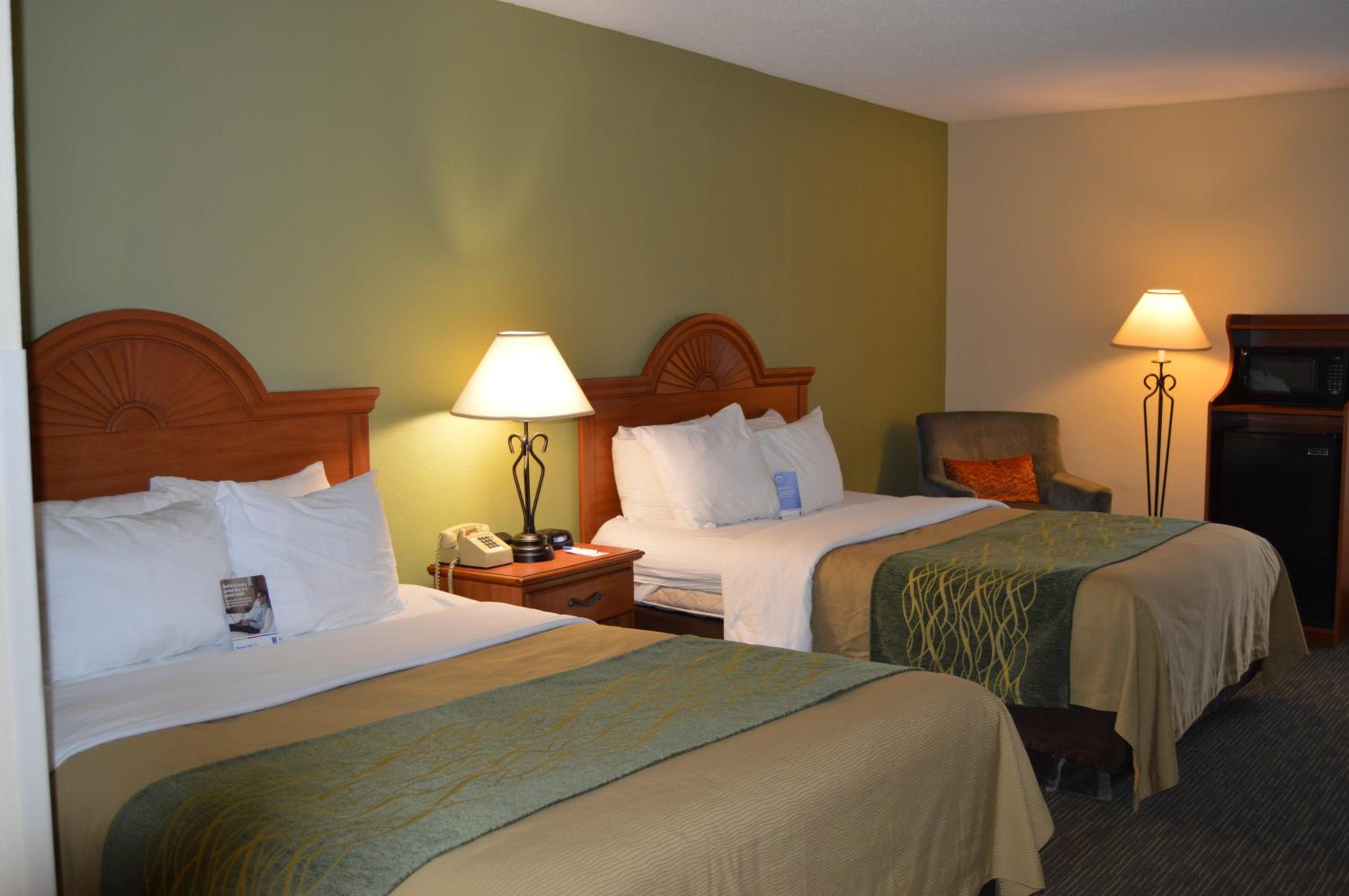 Deluxe Queen Room - Non-Smoking - Photo 11