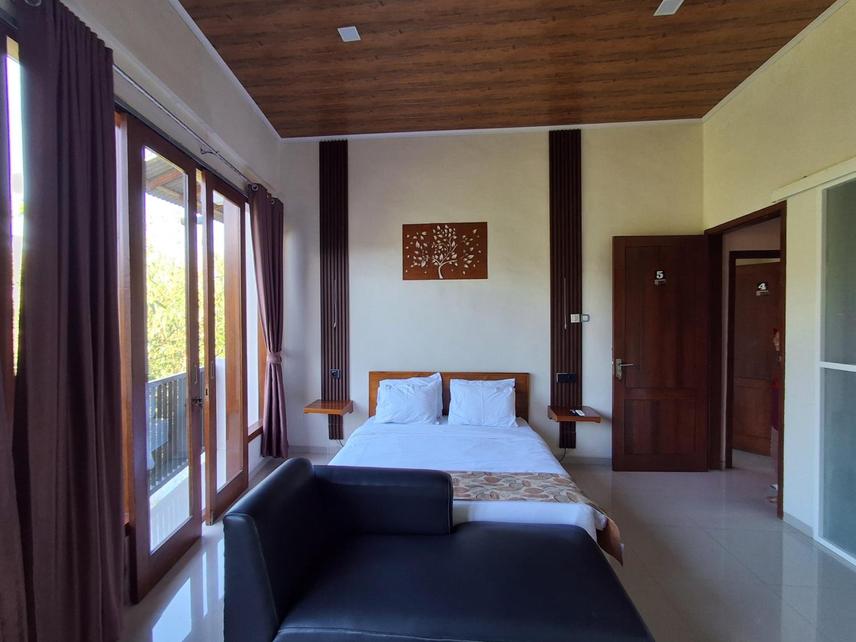 Queen Room with Balcony
