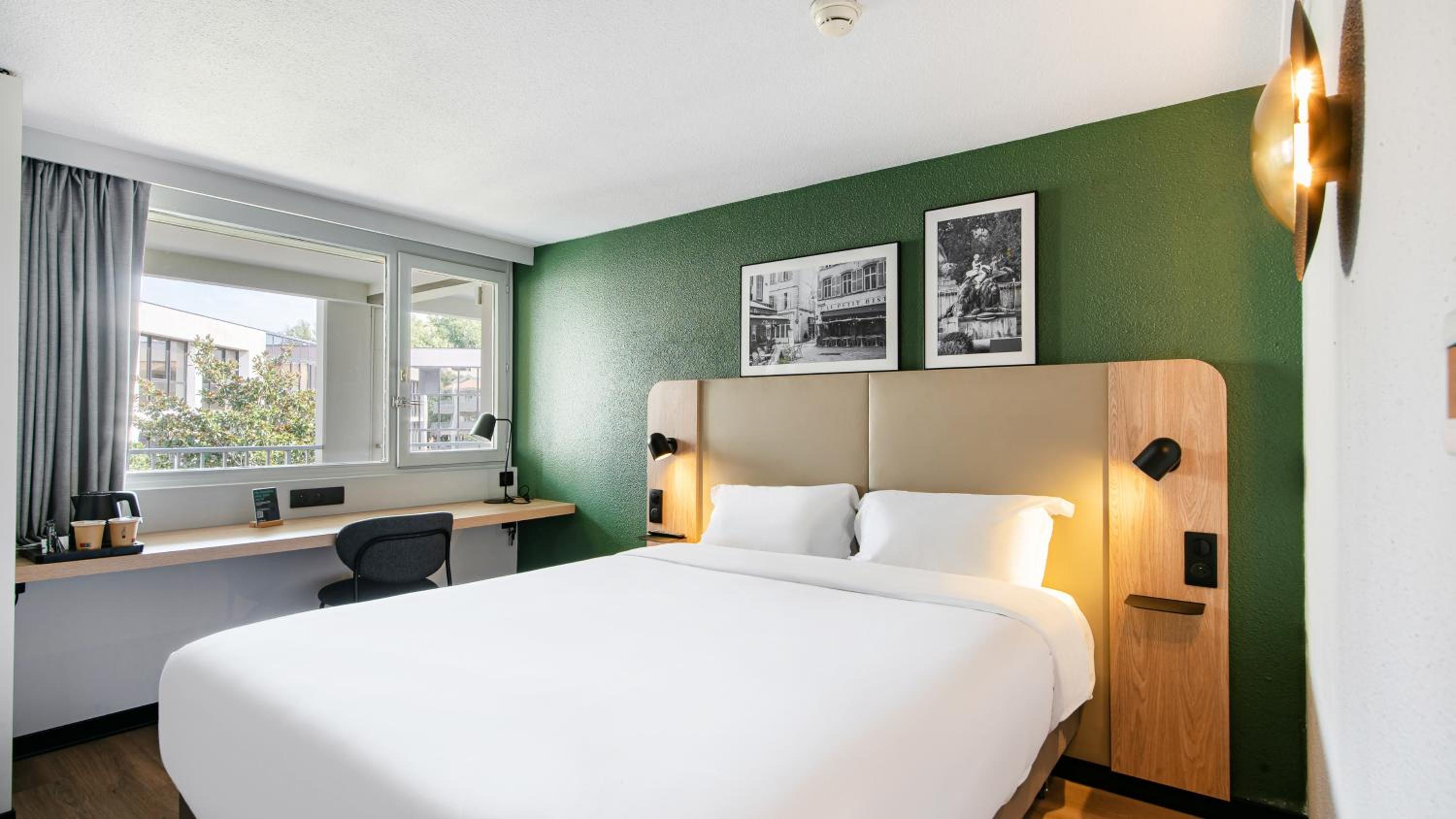 Standard Room - 1 Queen Bed - Photo 1