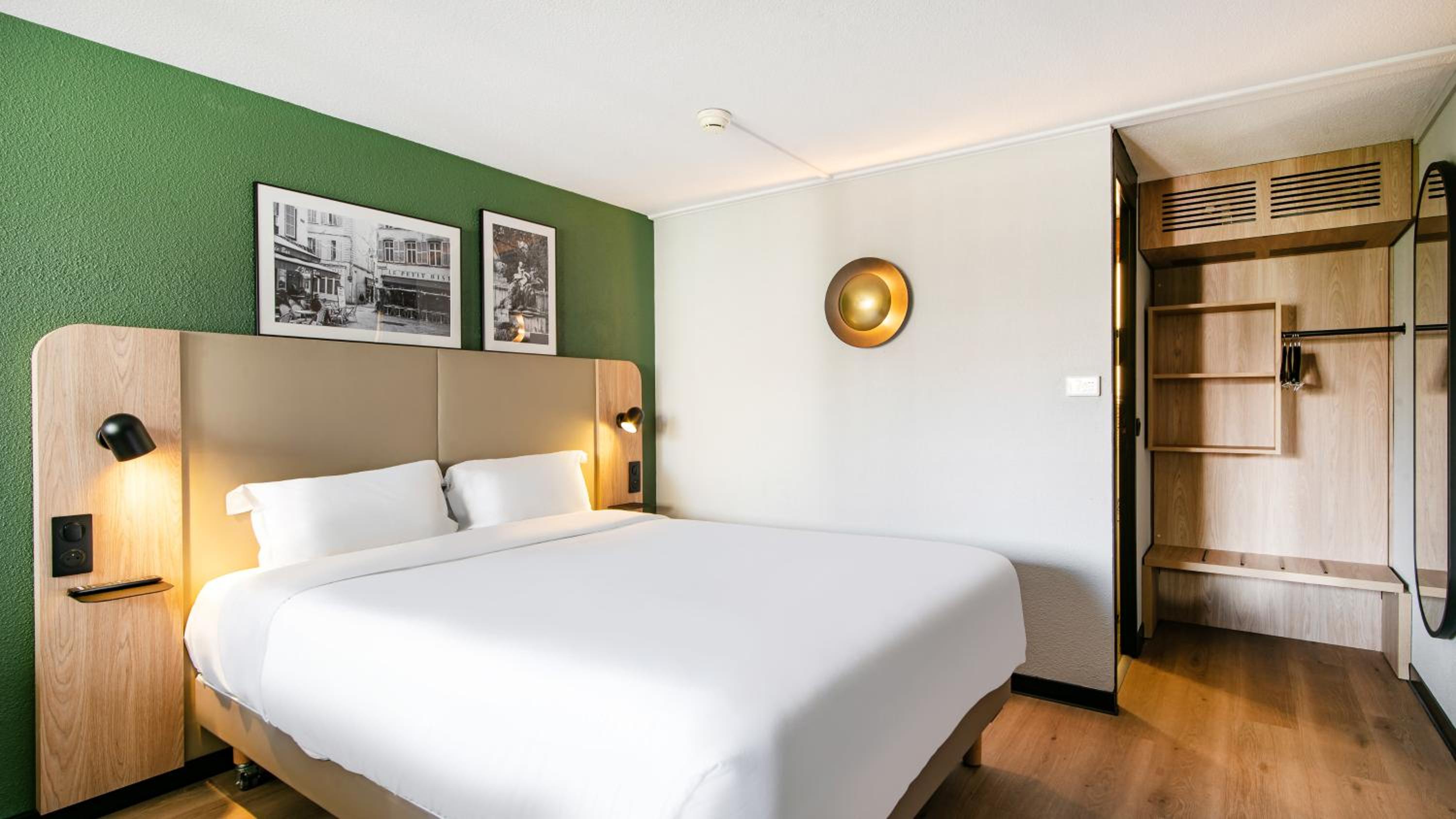 Standard Room - 1 Queen Bed - Photo 4