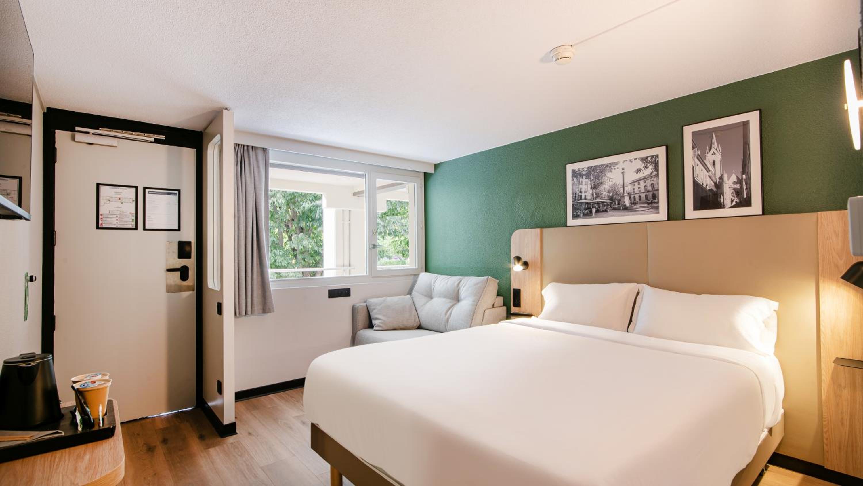 Standard Room - 1 Queen Bed 1 Sofa Bed - Photo 7