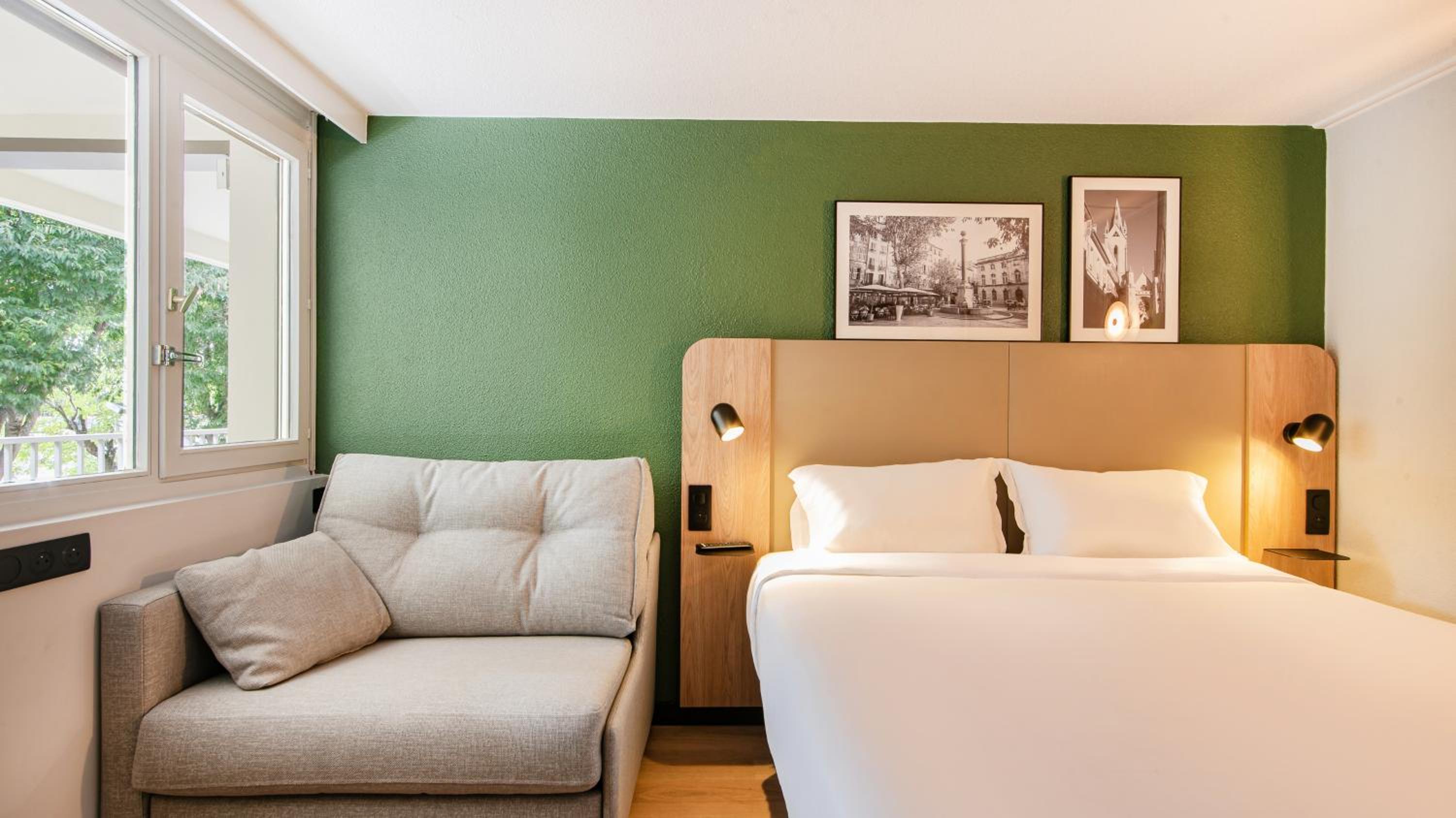 Standard Room - 1 Queen Bed 1 Sofa Bed - Photo 6