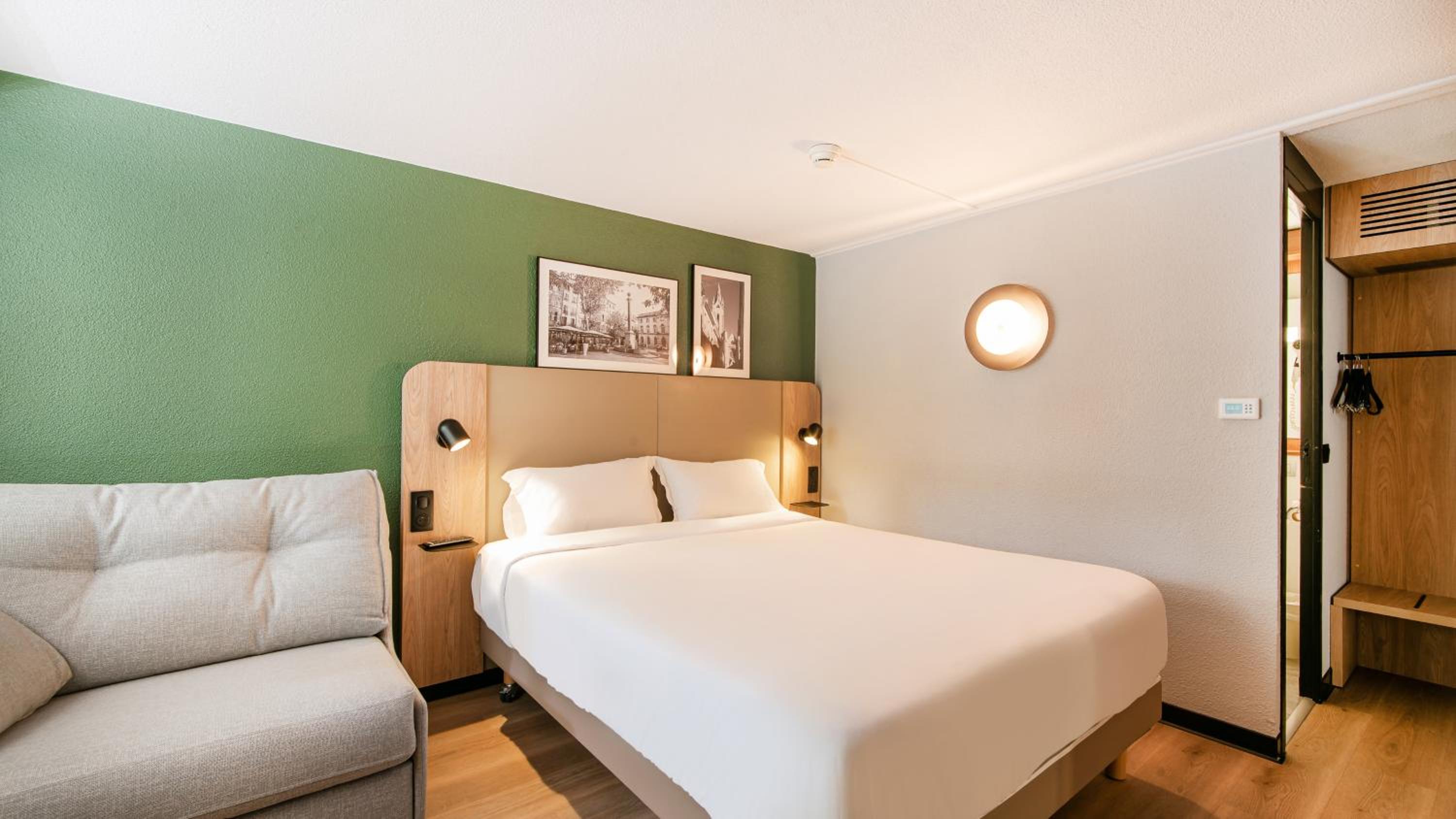 Standard Room - 1 Queen Bed 1 Sofa Bed - Photo 1