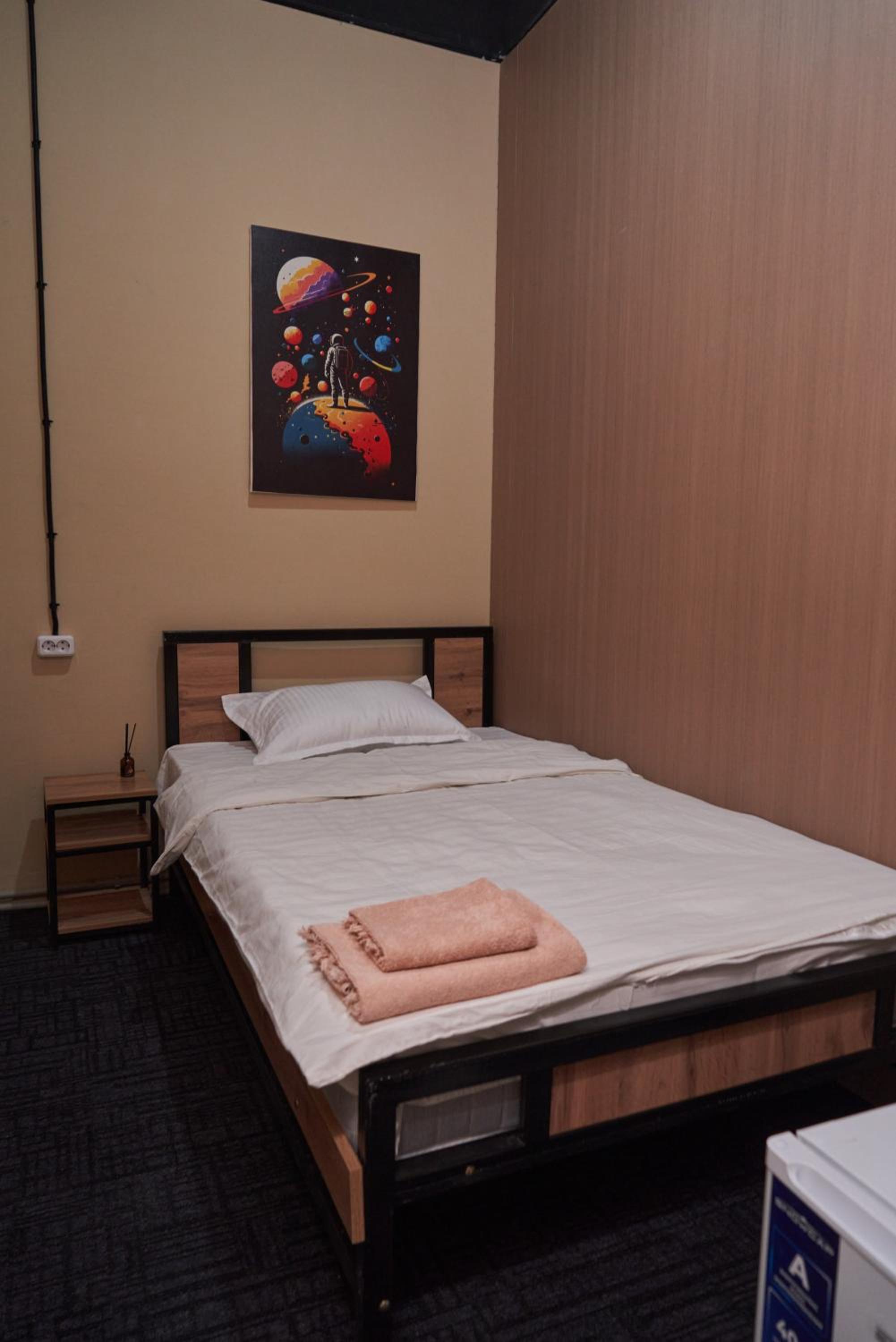 Single Room with Shared Shower and Toilet photo 2