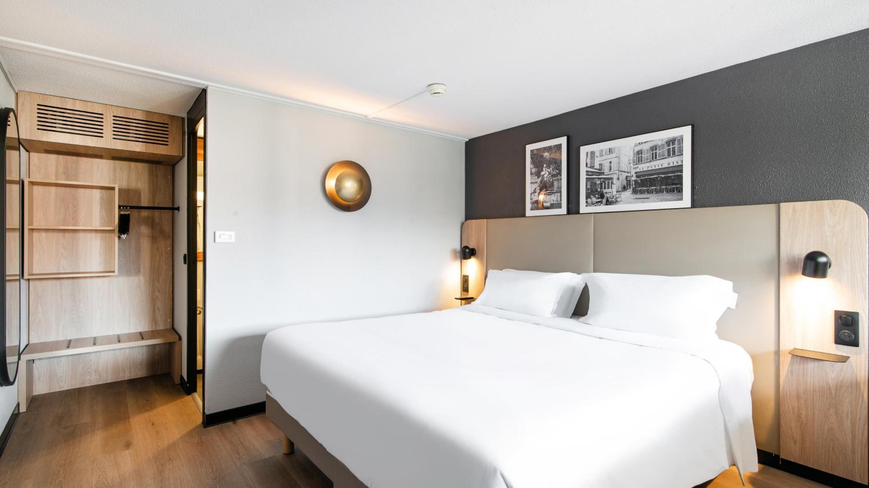 Superior Room - 1 King Bed - Photo 6