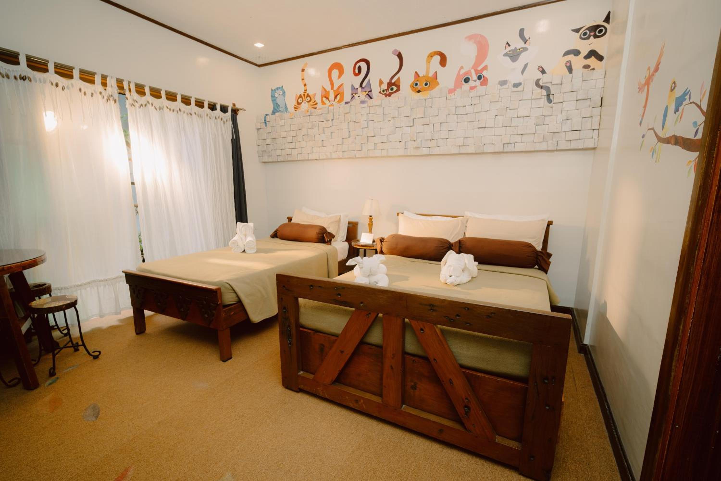 Family Room - Photo 4