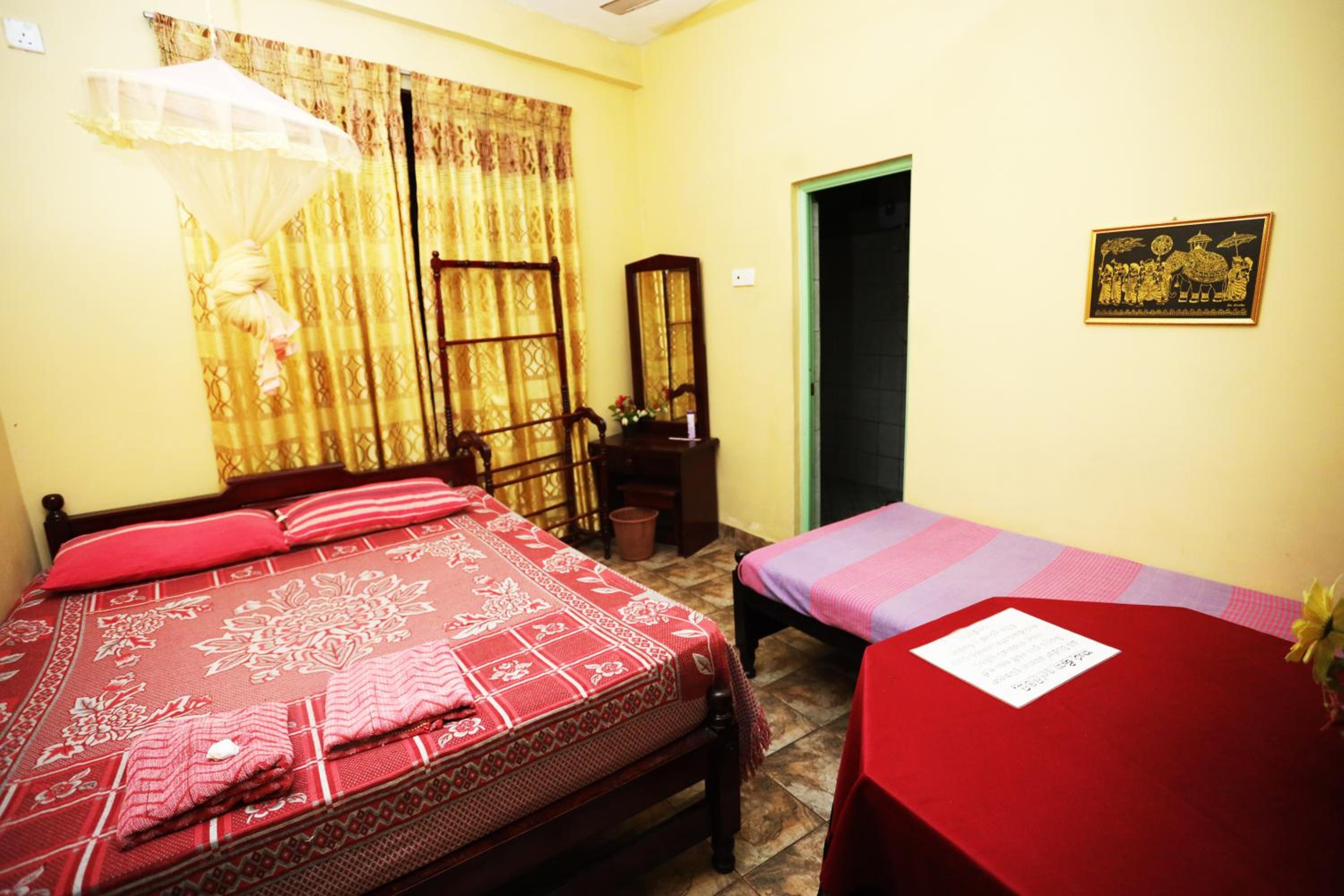 Budget Triple Room photo 2