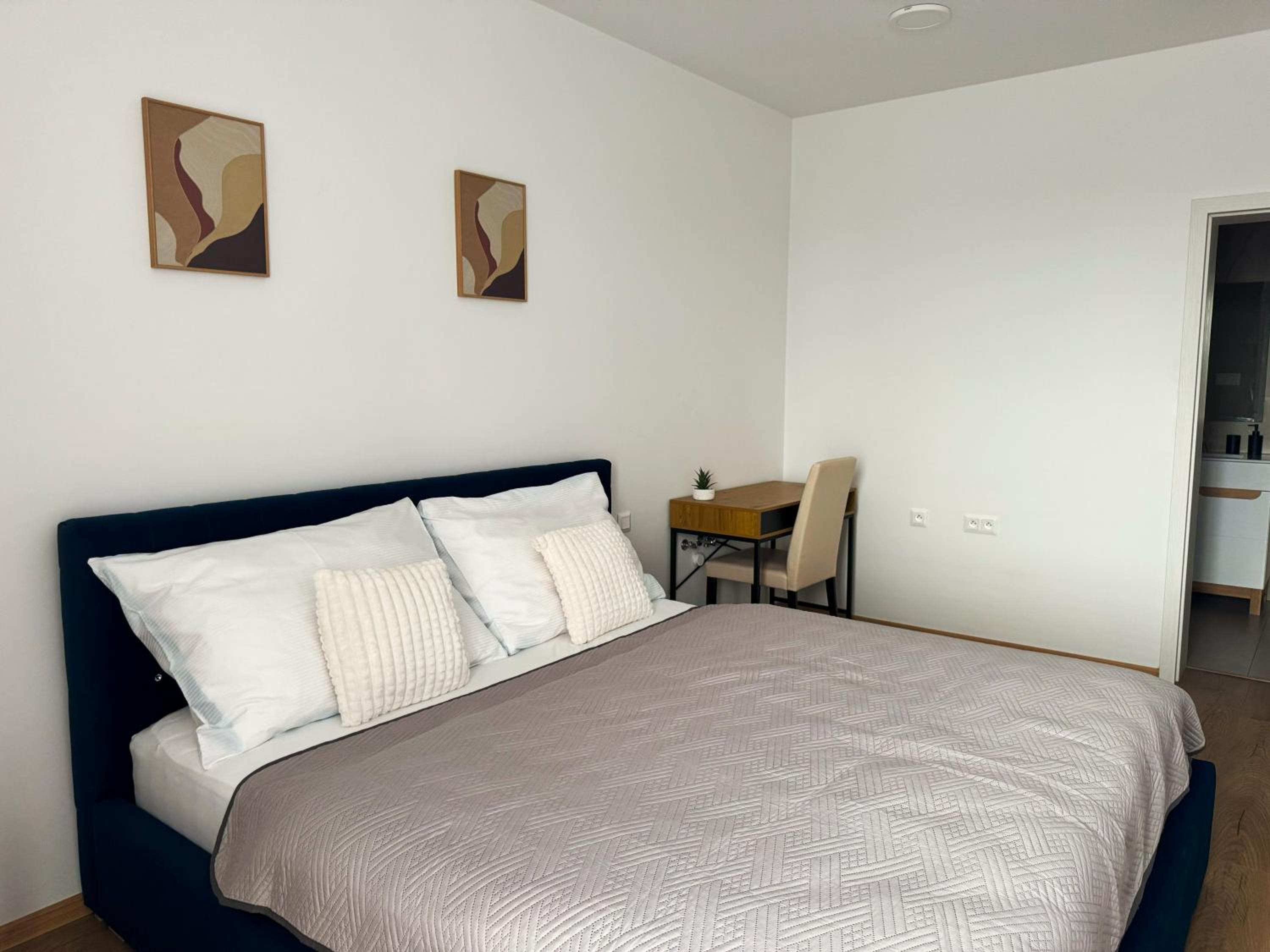 Family Two-Bedroom Apartment with View