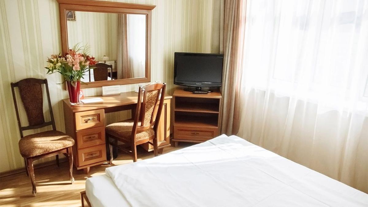 Double or Twin Room with Shower