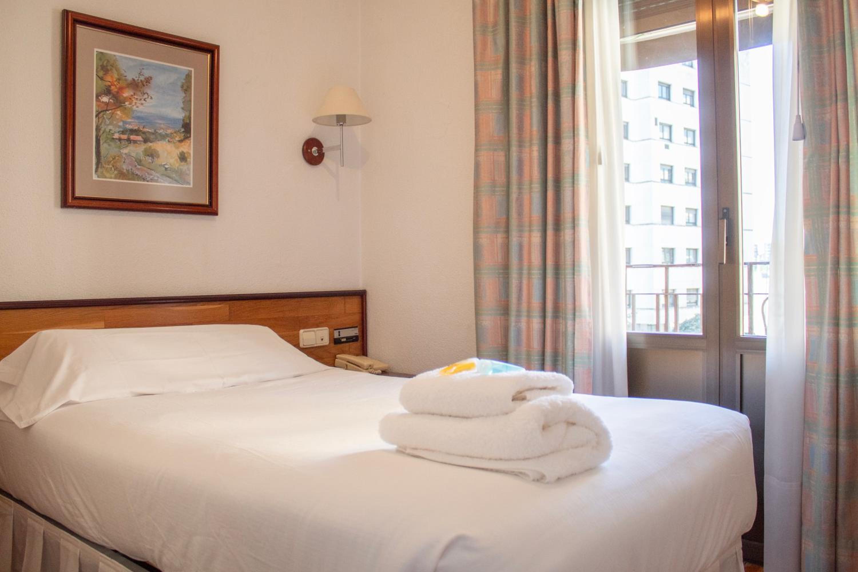 Comfort Triple Room with Shower photo 3