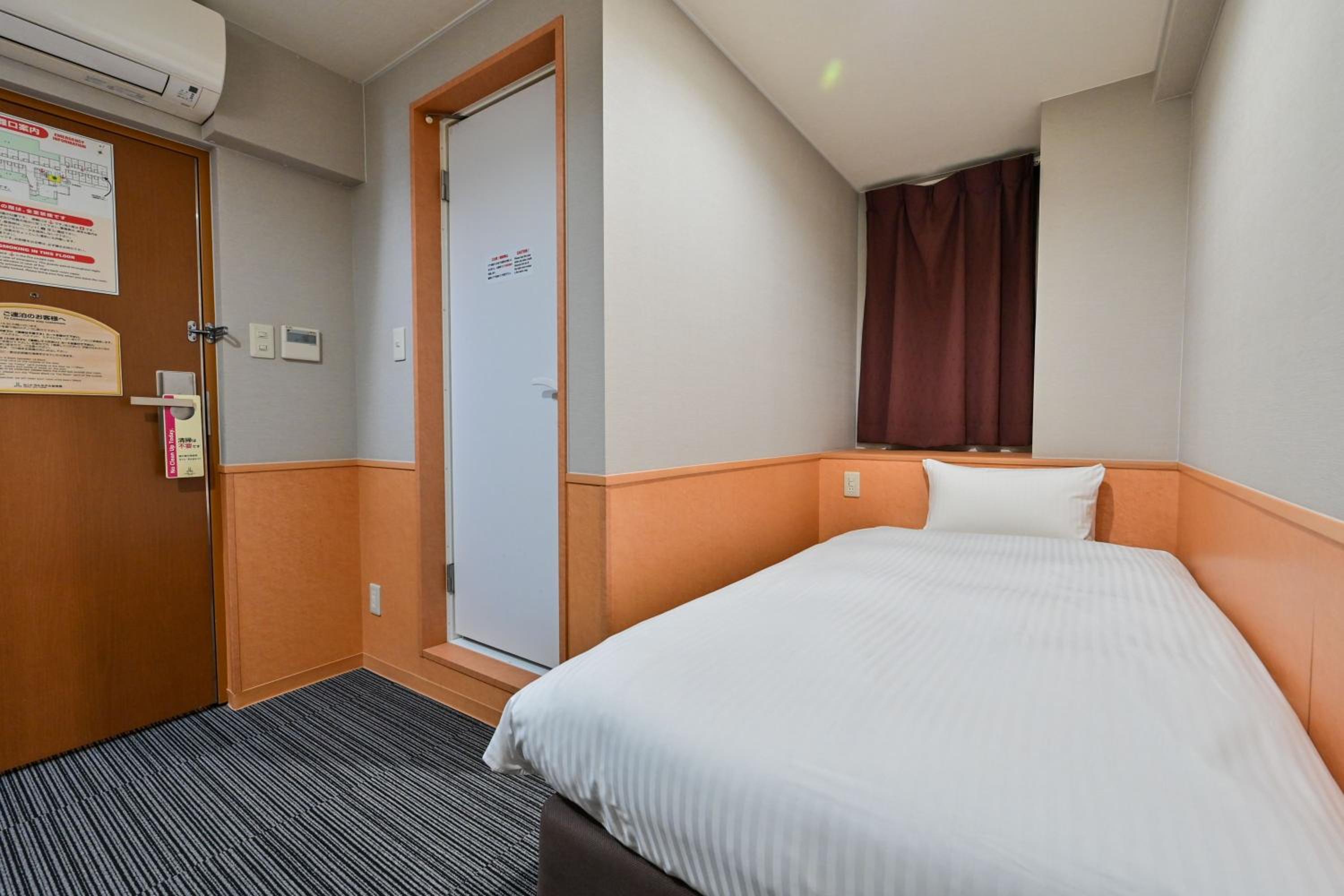 Standard Single Room - Smoking photo 3