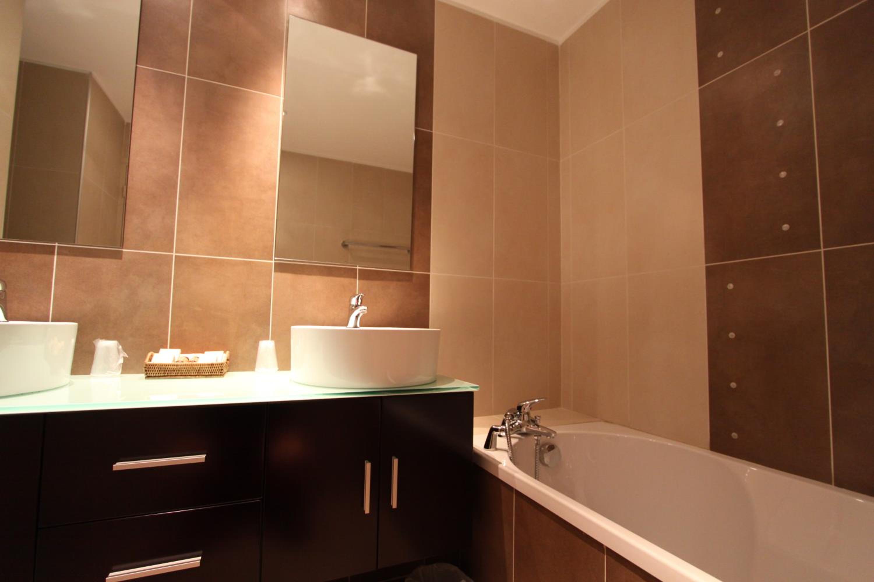 Quadruple Room - Photo 6