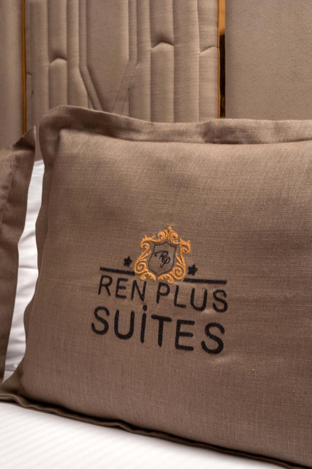 Deluxe Double Room with Bath photo 2