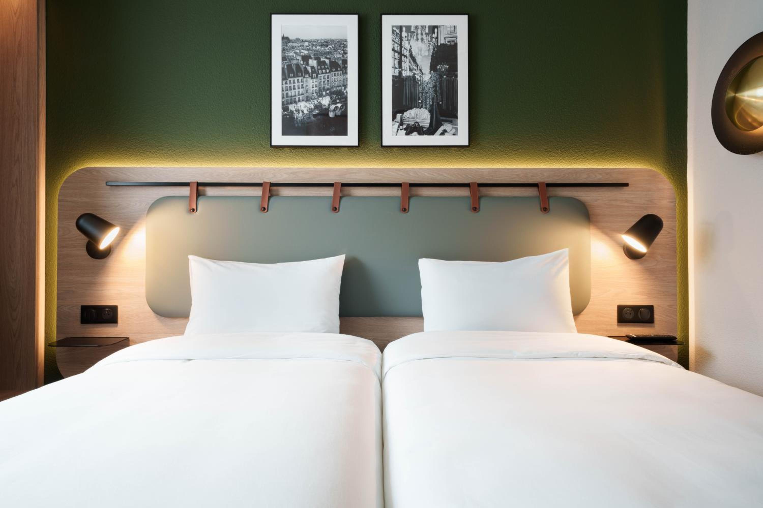 Standard Twin Room - Photo 2