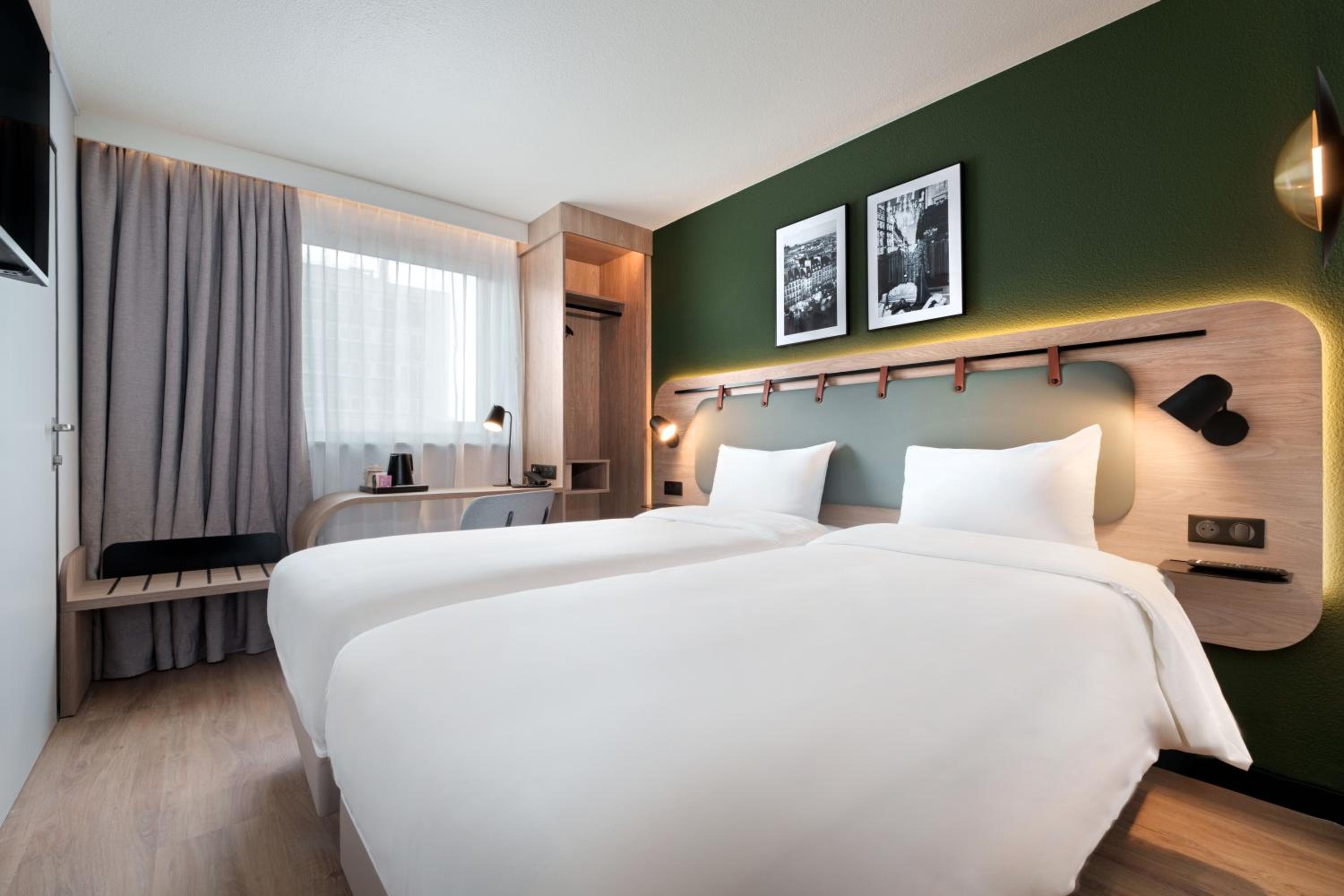 Standard Twin Room - Photo 3