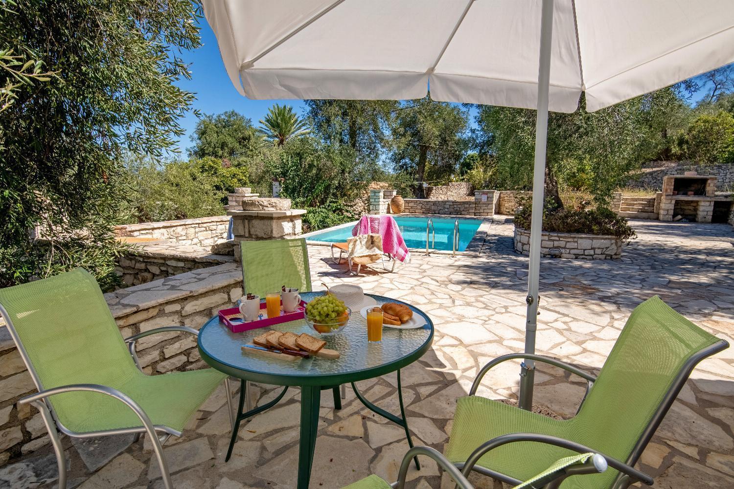 Villa photo 3