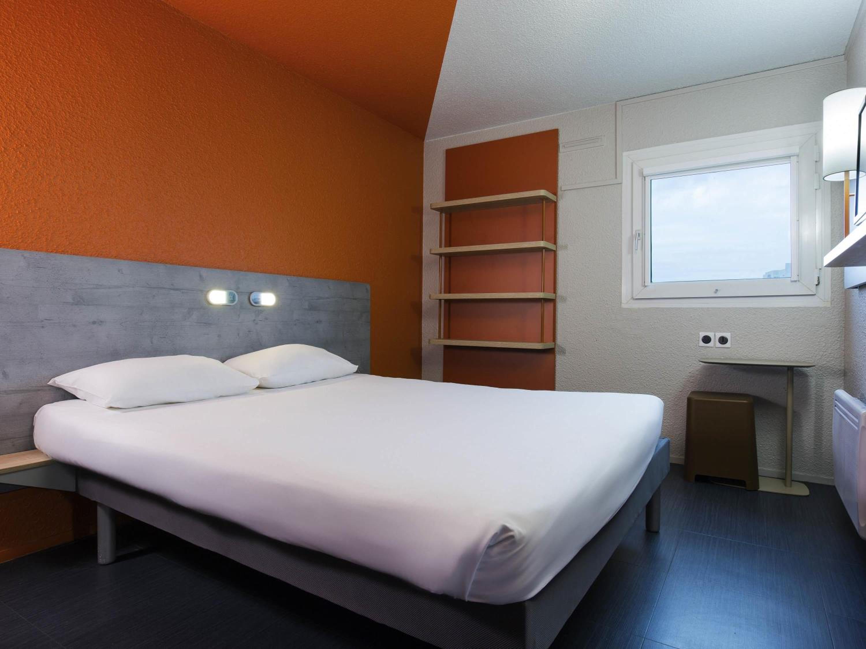 Classic Double Room with Single Bunk Bed photo 1