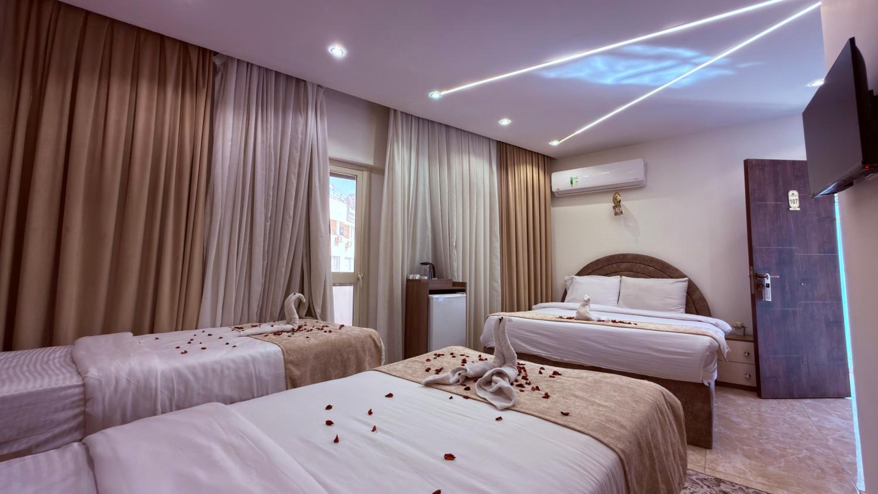Triple Room with City View