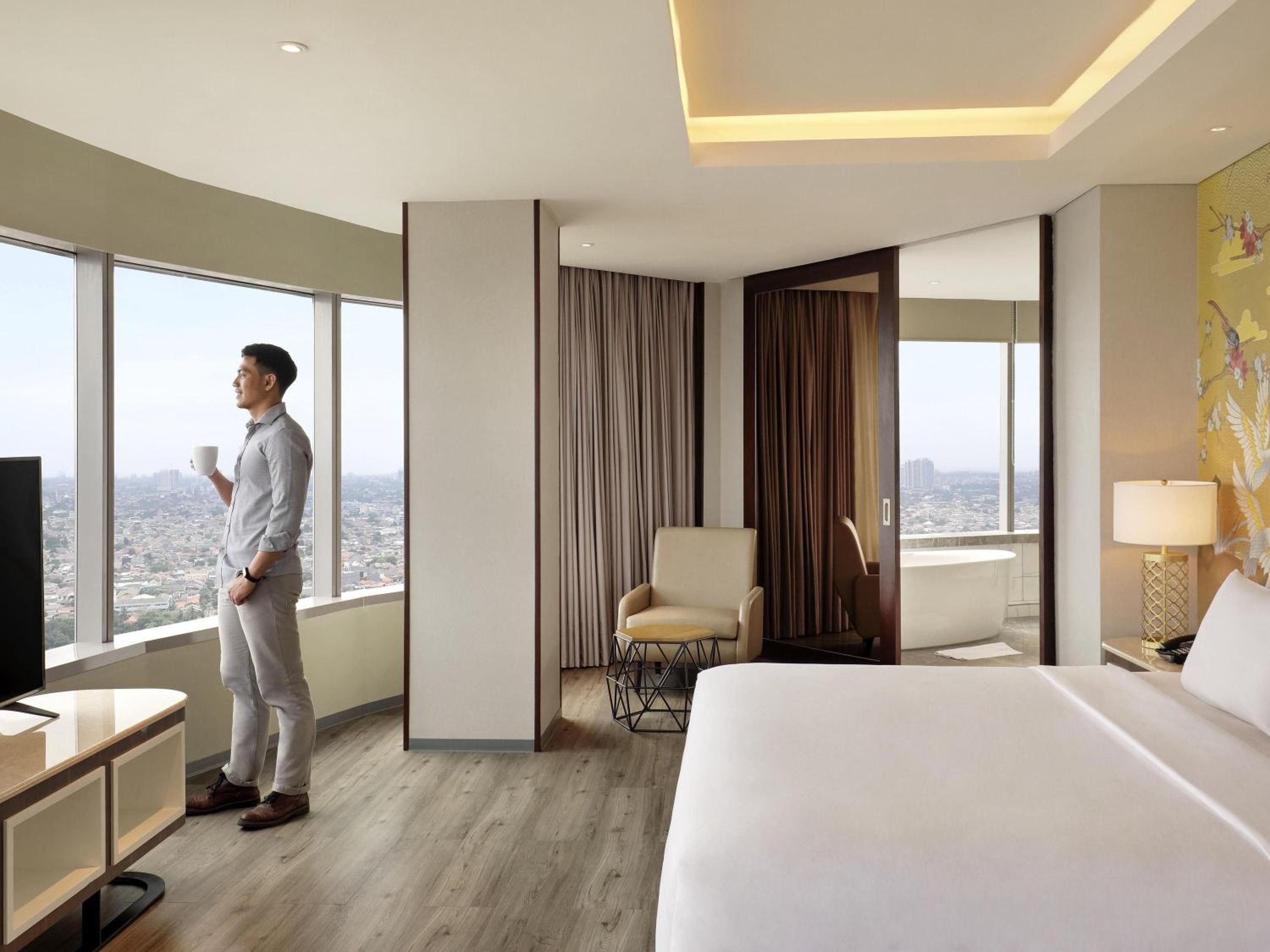 Executive Suite One King - Photo 8