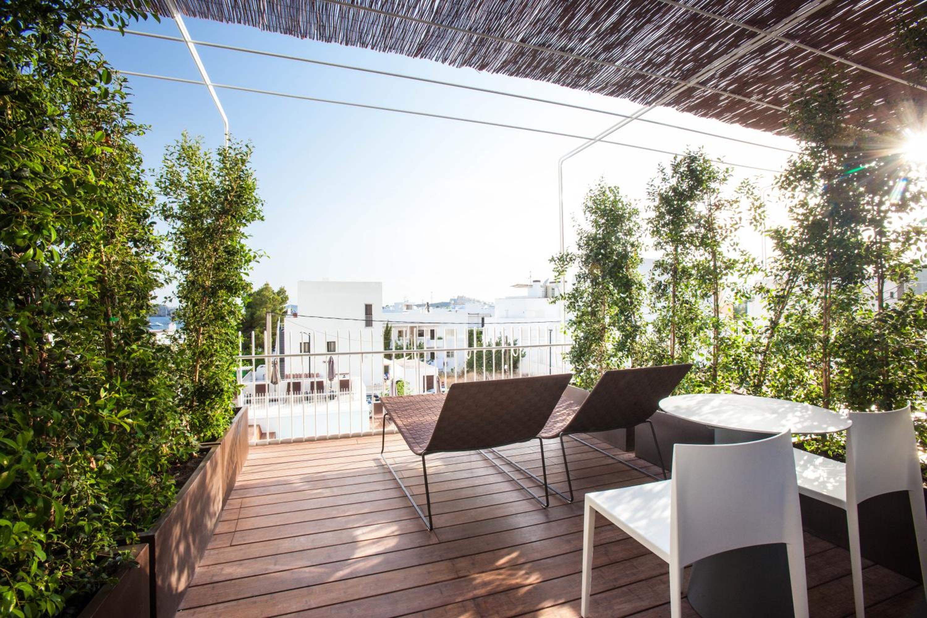 Deluxe Double Room with Terrace photo 2