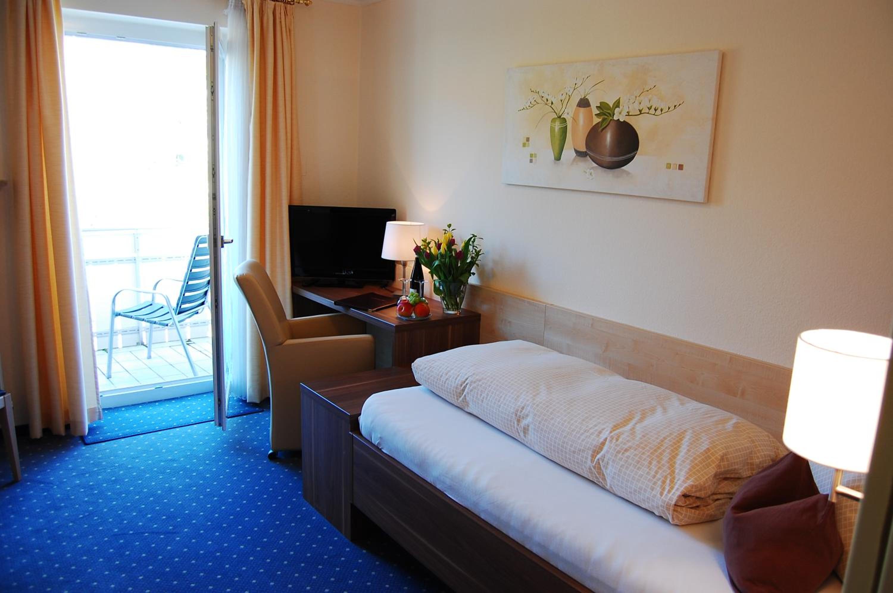 Single Room with Balcony photo 2