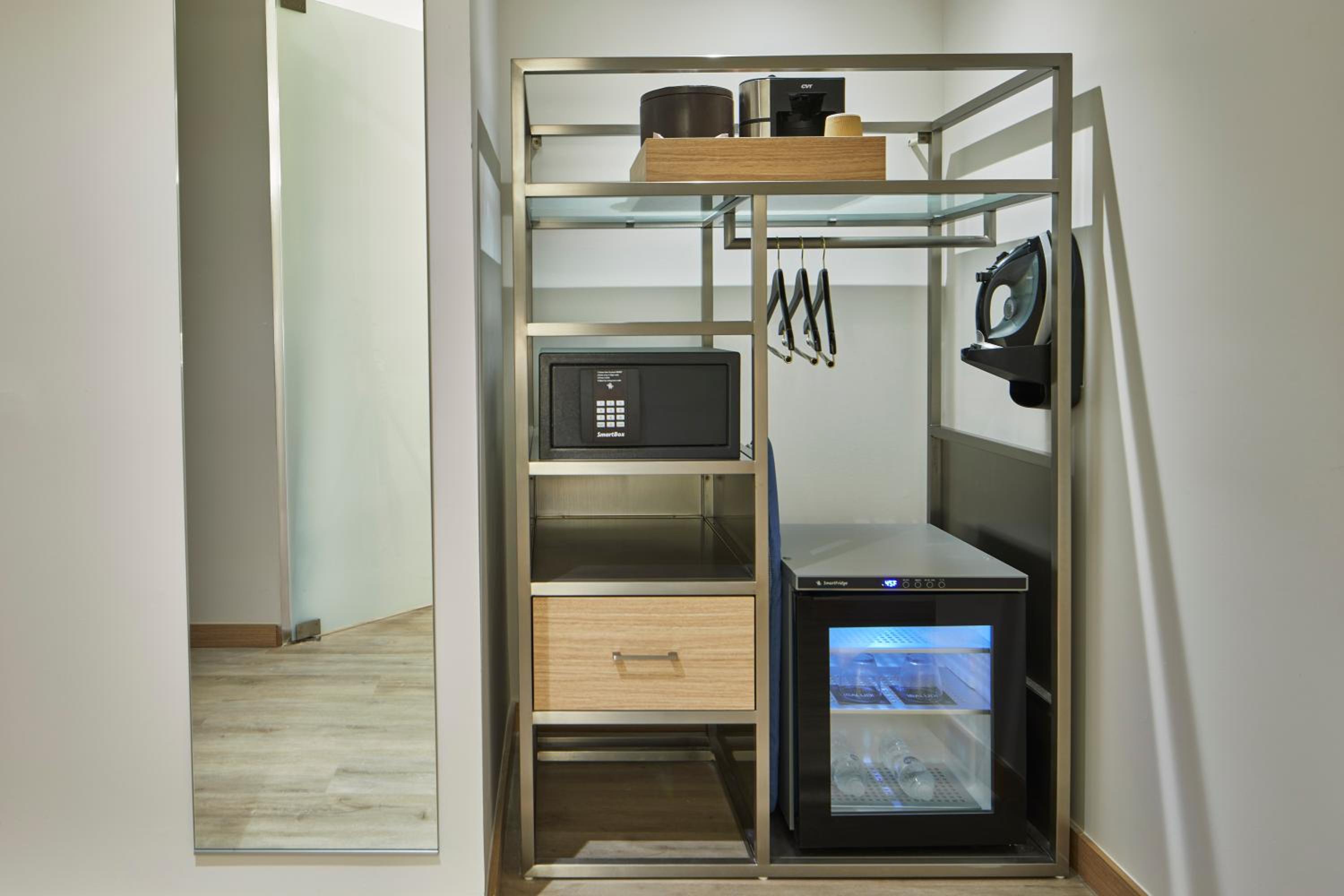 Queen Room with Two Queen Beds, Partial Water View and Tub - Mobility and Hearing Accessible