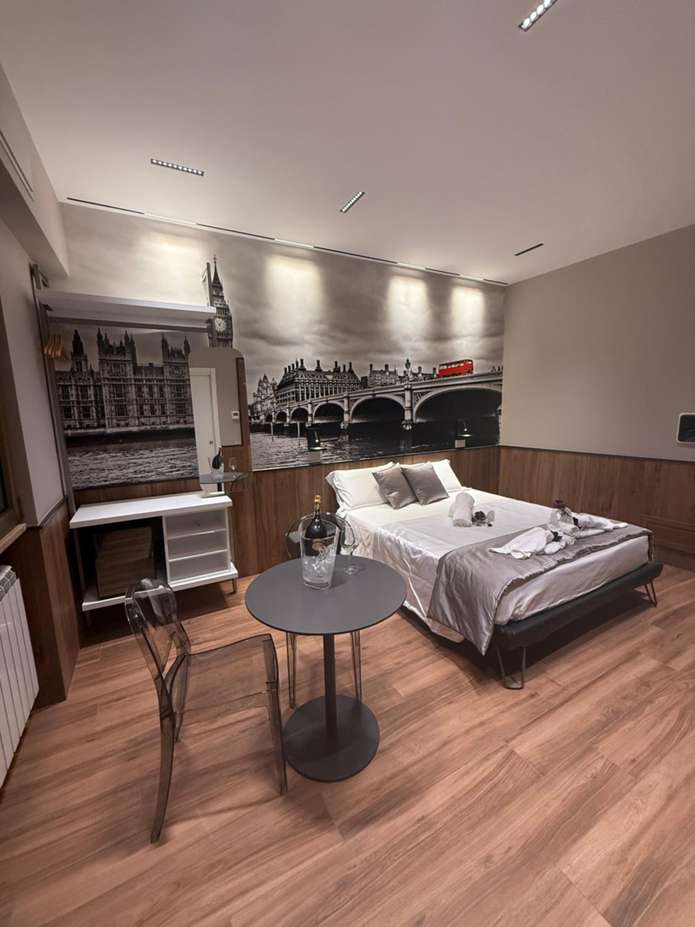 Superior King Room photo 2