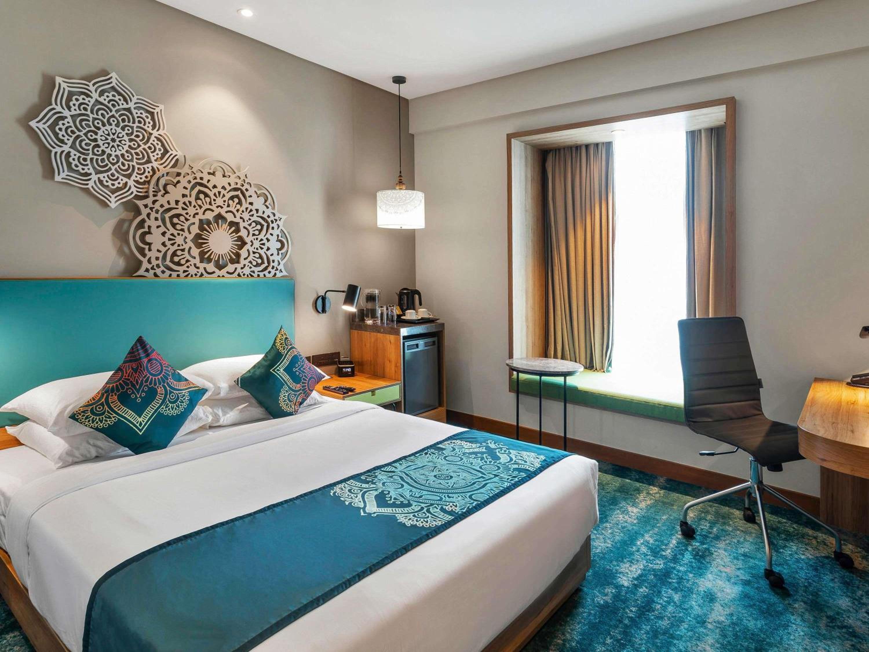 Superior Queen Room with Bay Window - 15% Discount on Food & Beverages and Laundry,  INR 500 SPA credit per room per stay - Photo 1