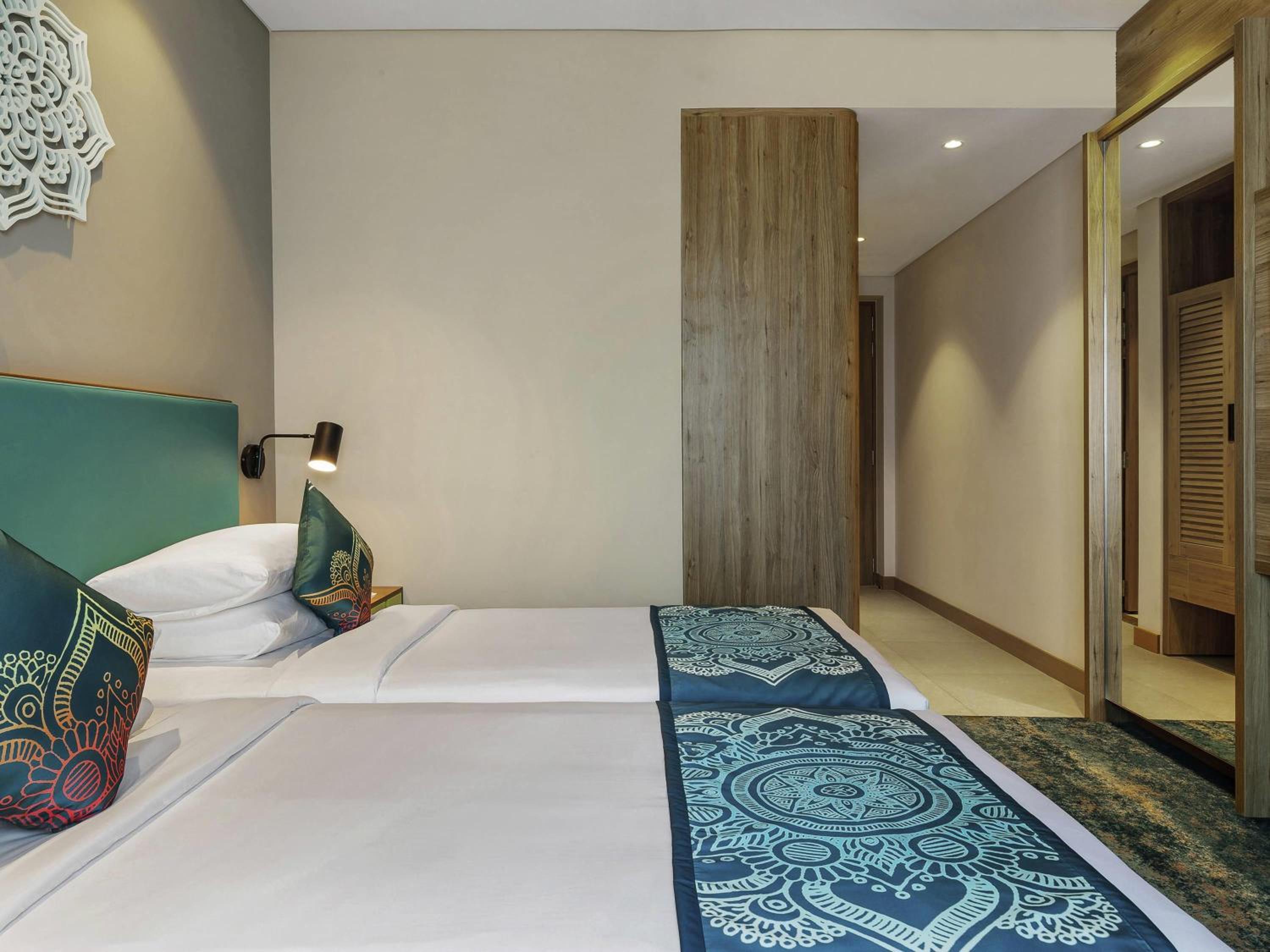 Superior Twin Room With Bay Window - 15% Discount on Food & Beverages and Laundry,  INR 500 SPA credit per room per stay - Photo 2