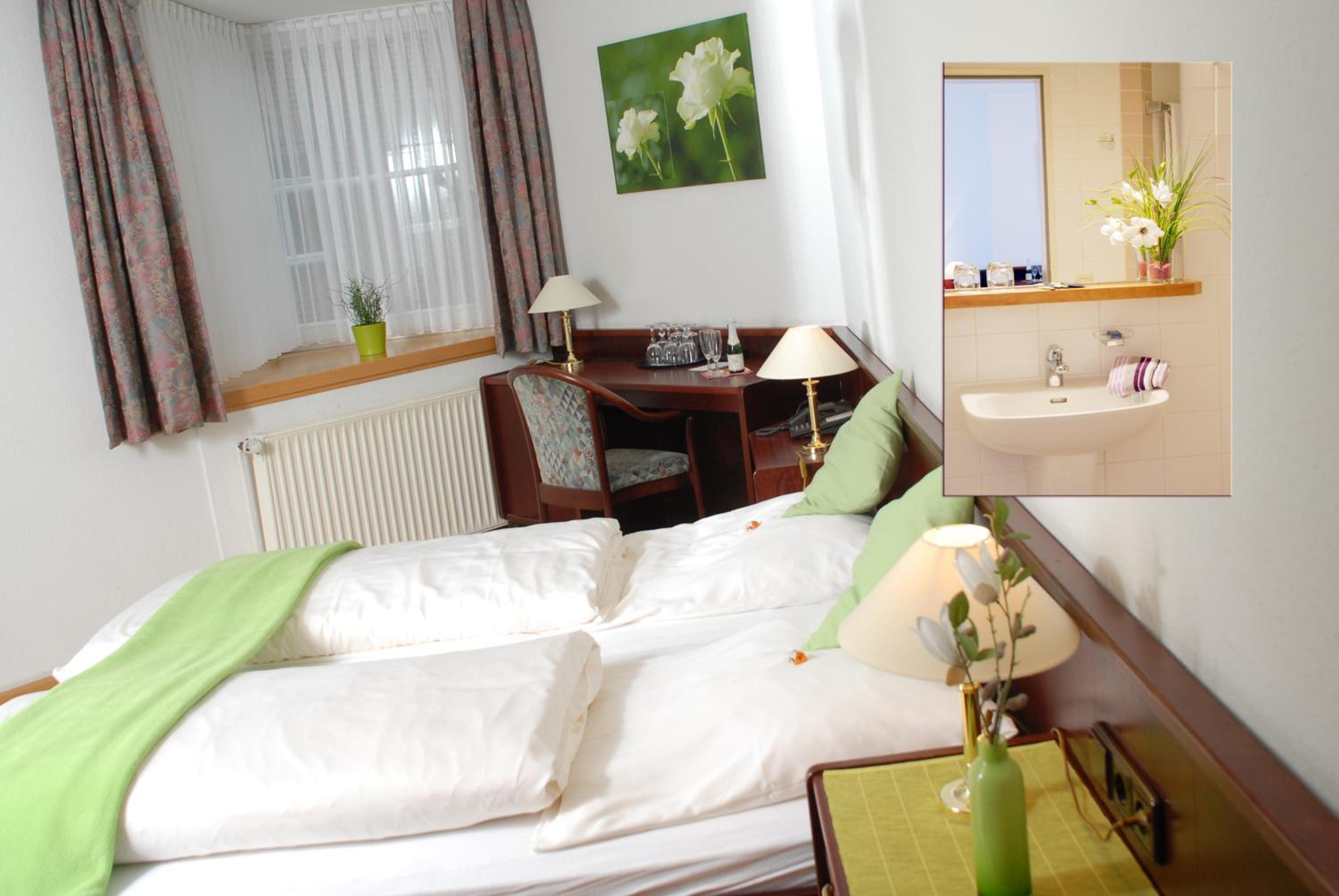 Family Room (2 Adults + 1 Child)