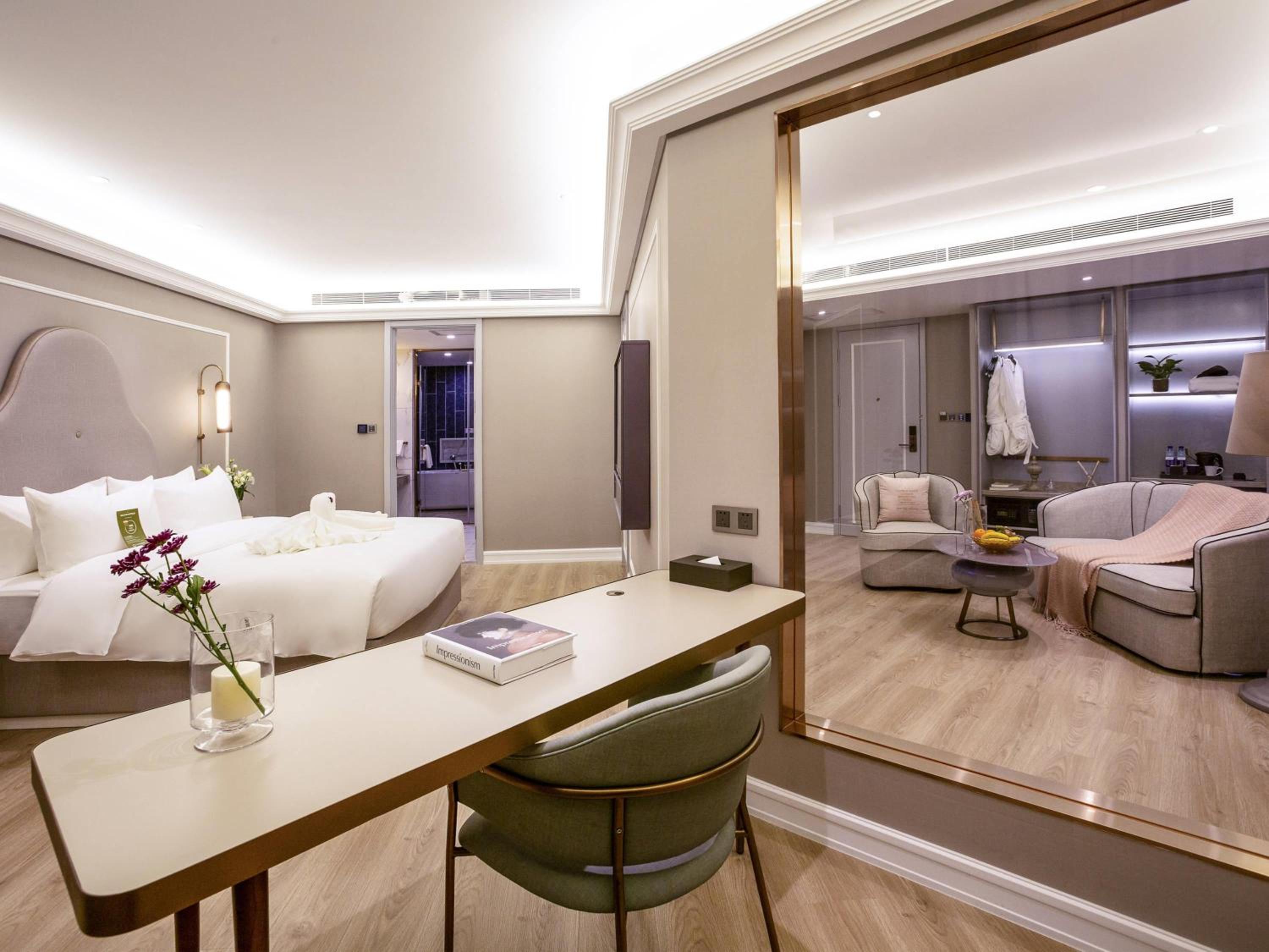 Privilege King Suite