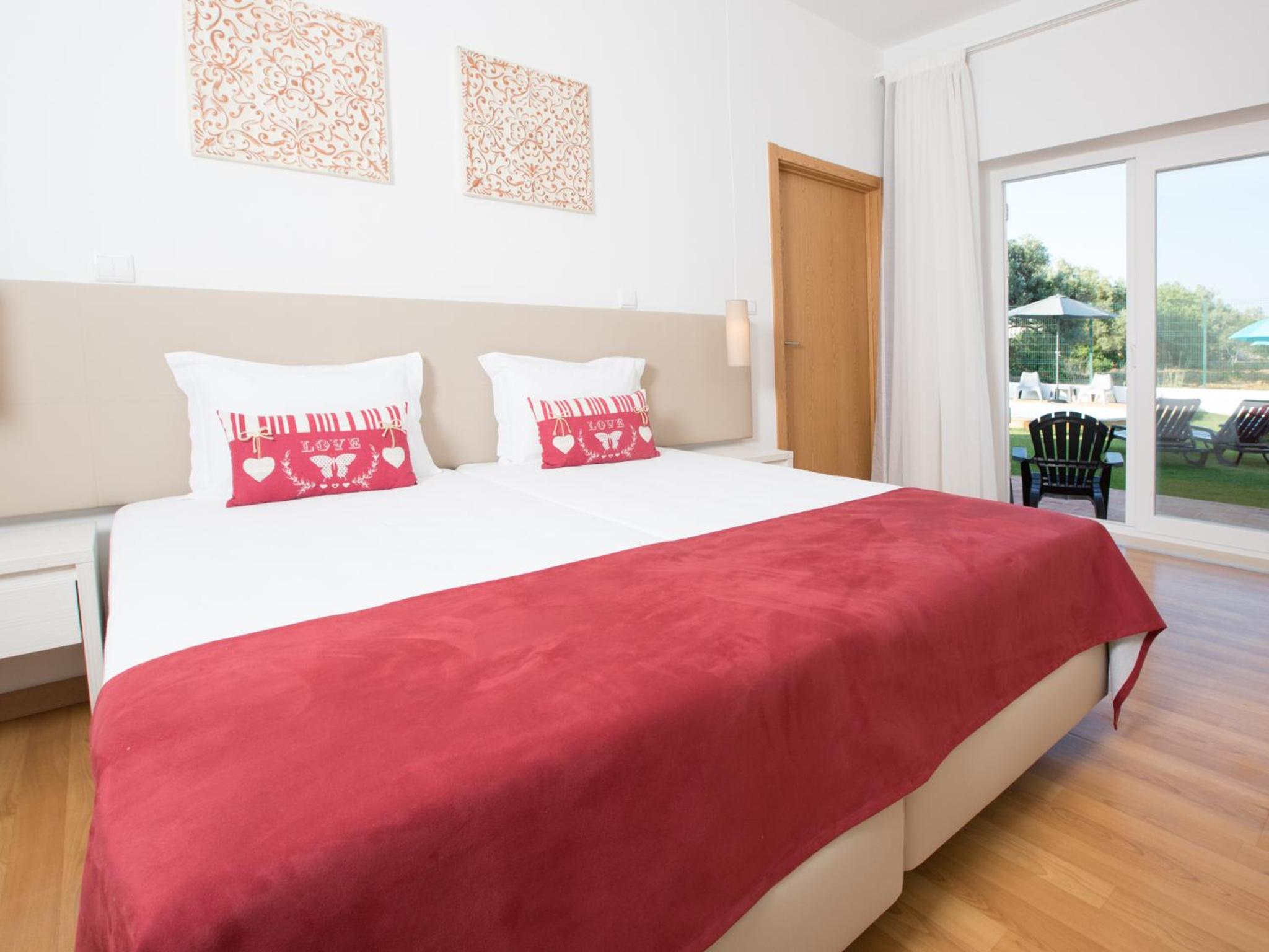 Twin Room - Photo 8