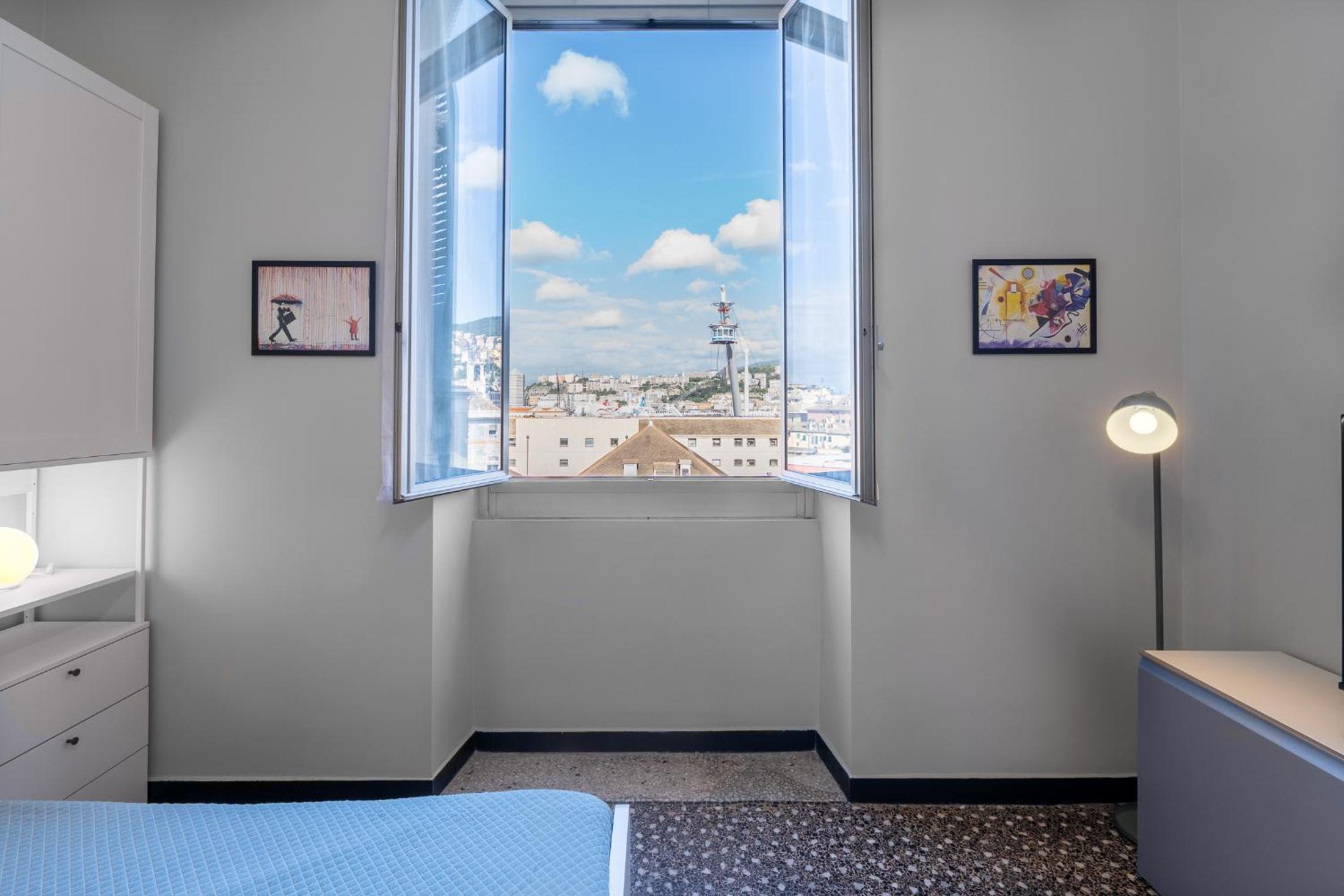 Studio Apartment with Harbor View