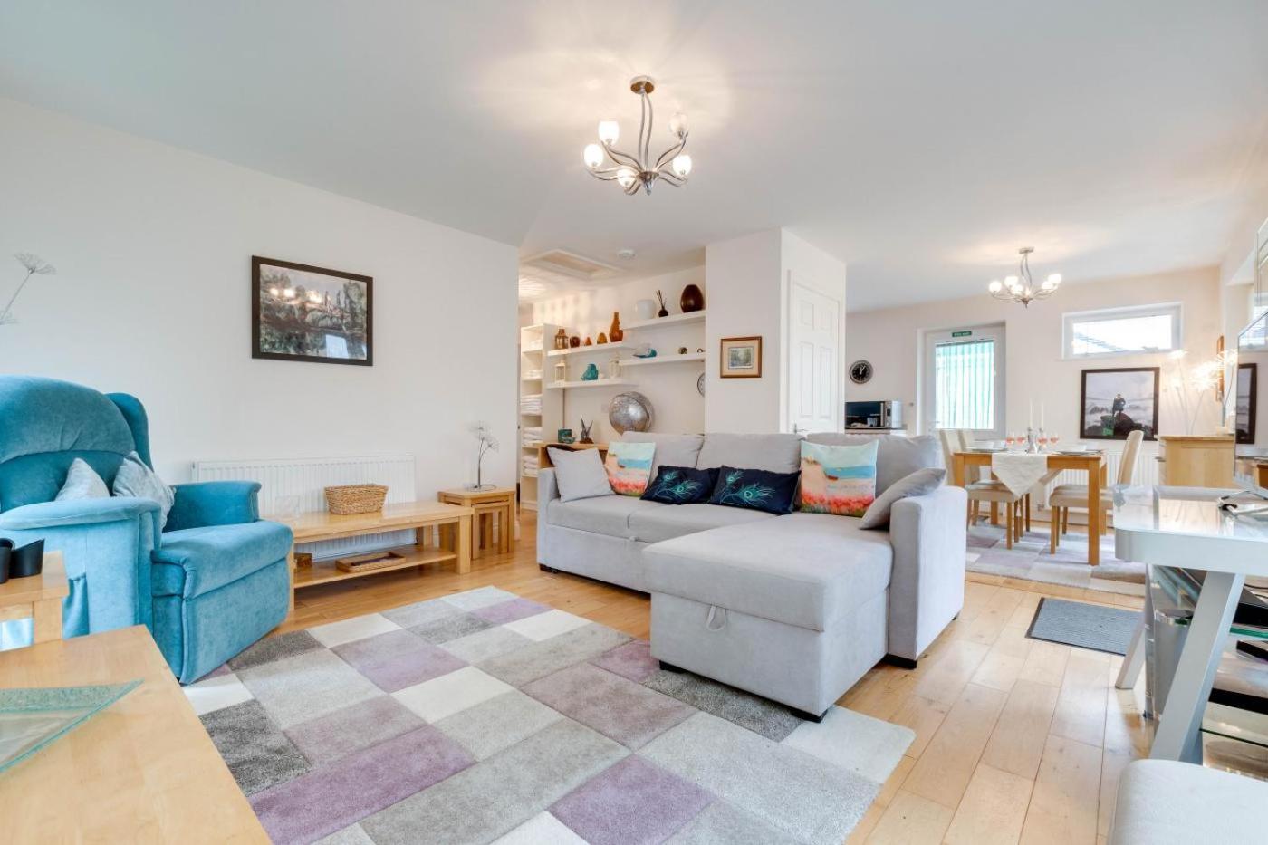 One-Bedroom House photo 1