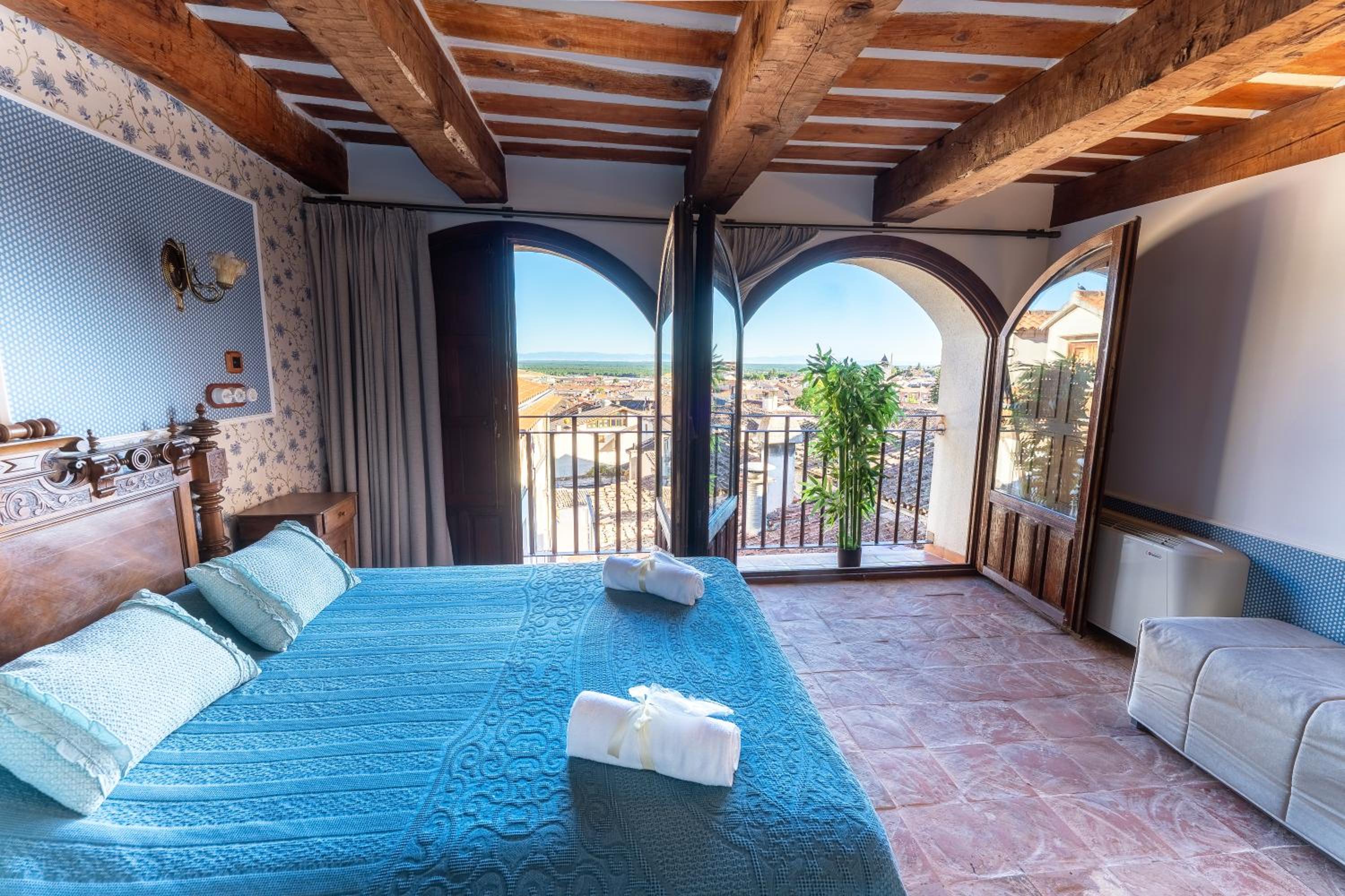 Superior Double or Twin Room with City View photo 2