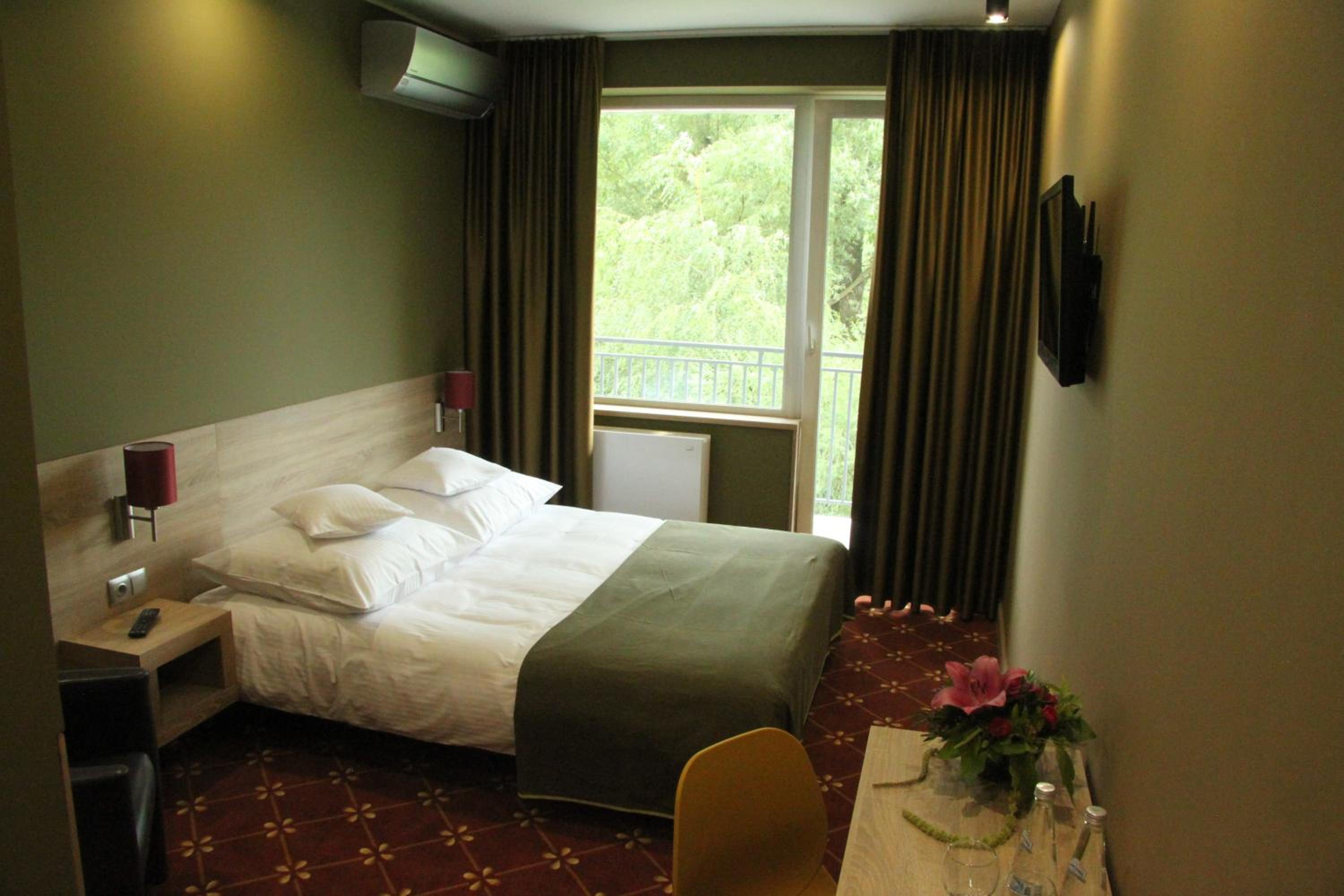 Deluxe Double or Twin Room with Balcony - Photo 14