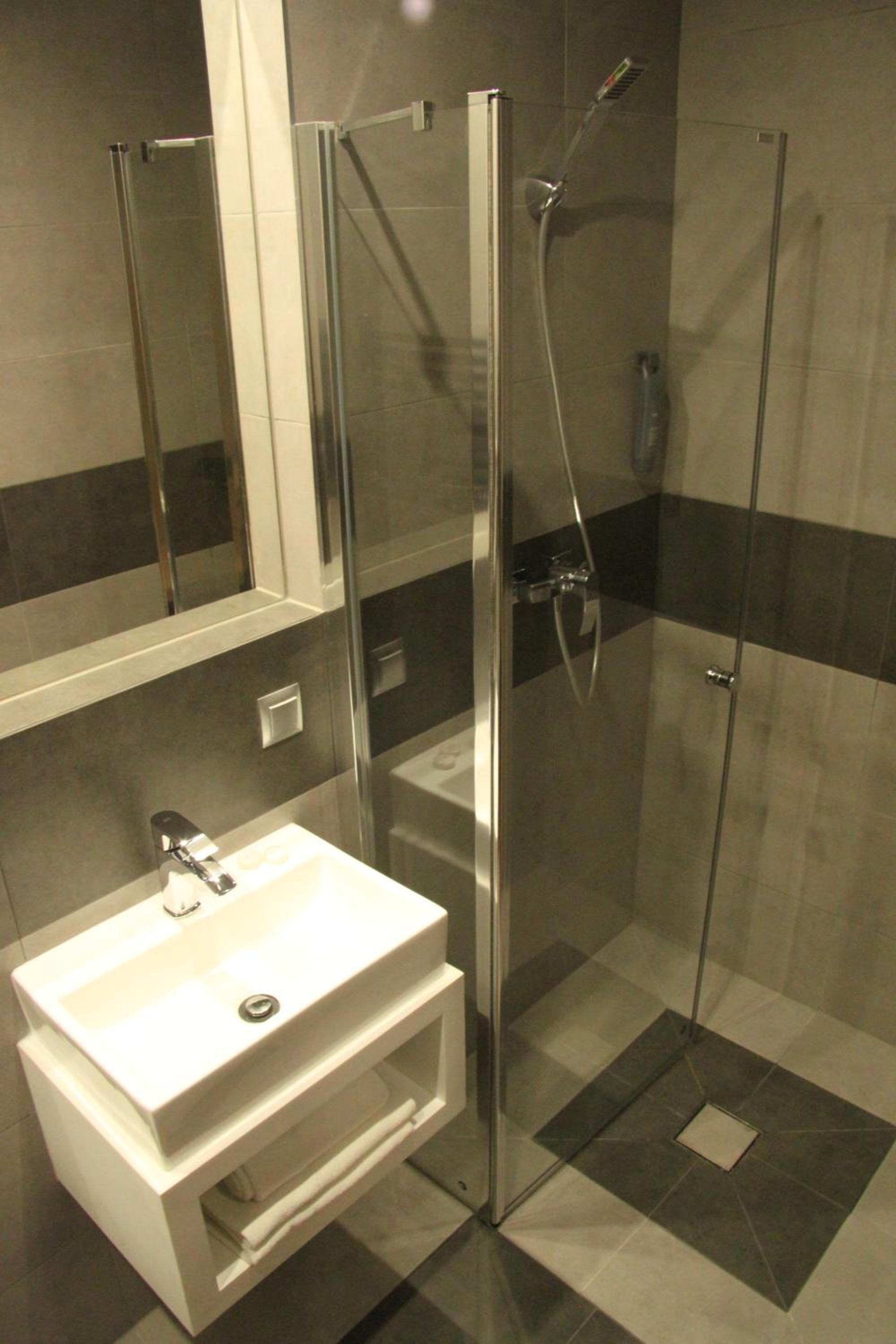 Deluxe Double or Twin Room with Balcony - Photo 19