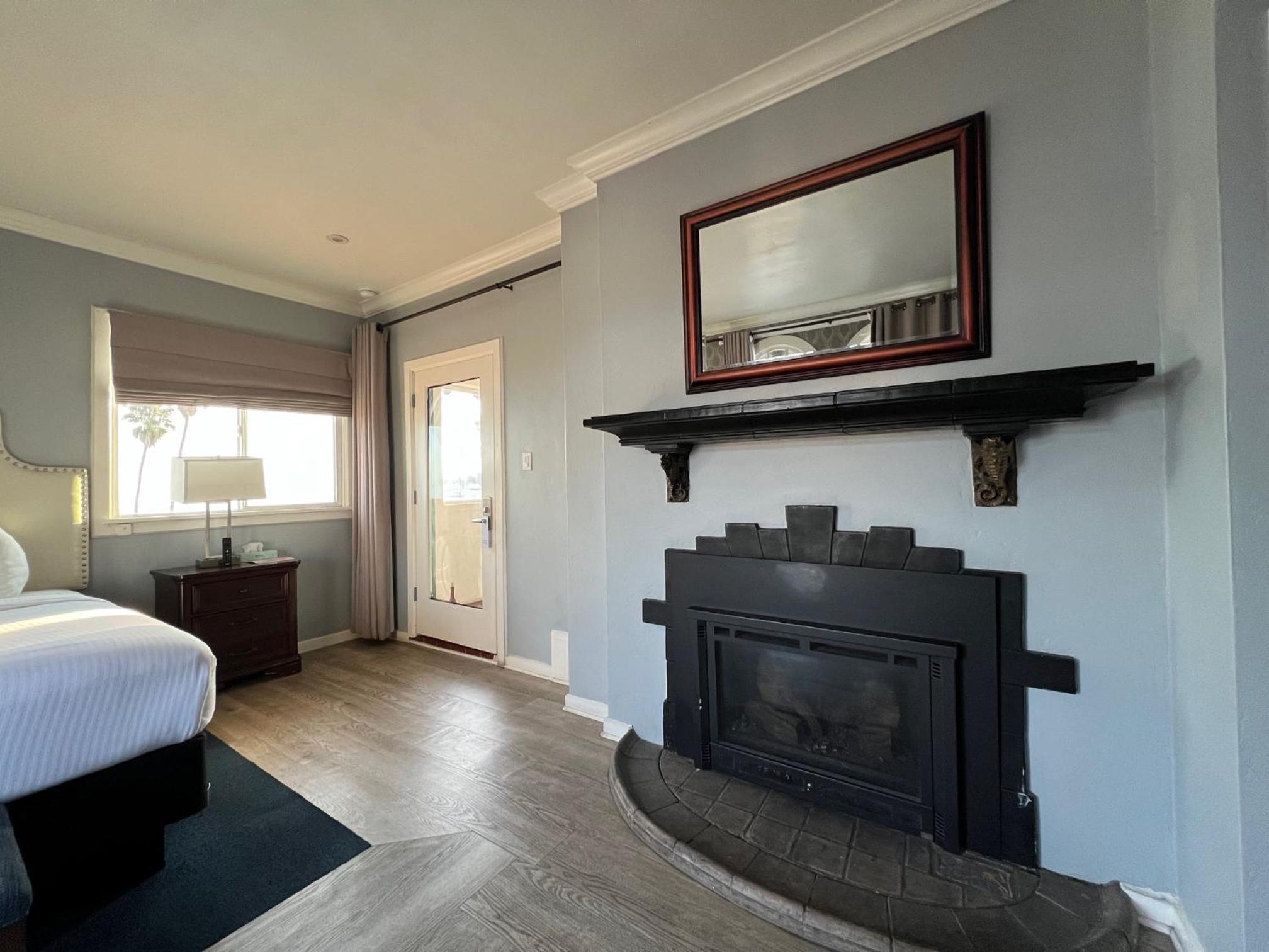Ocean View, King Bed, Private Balcony photo 2