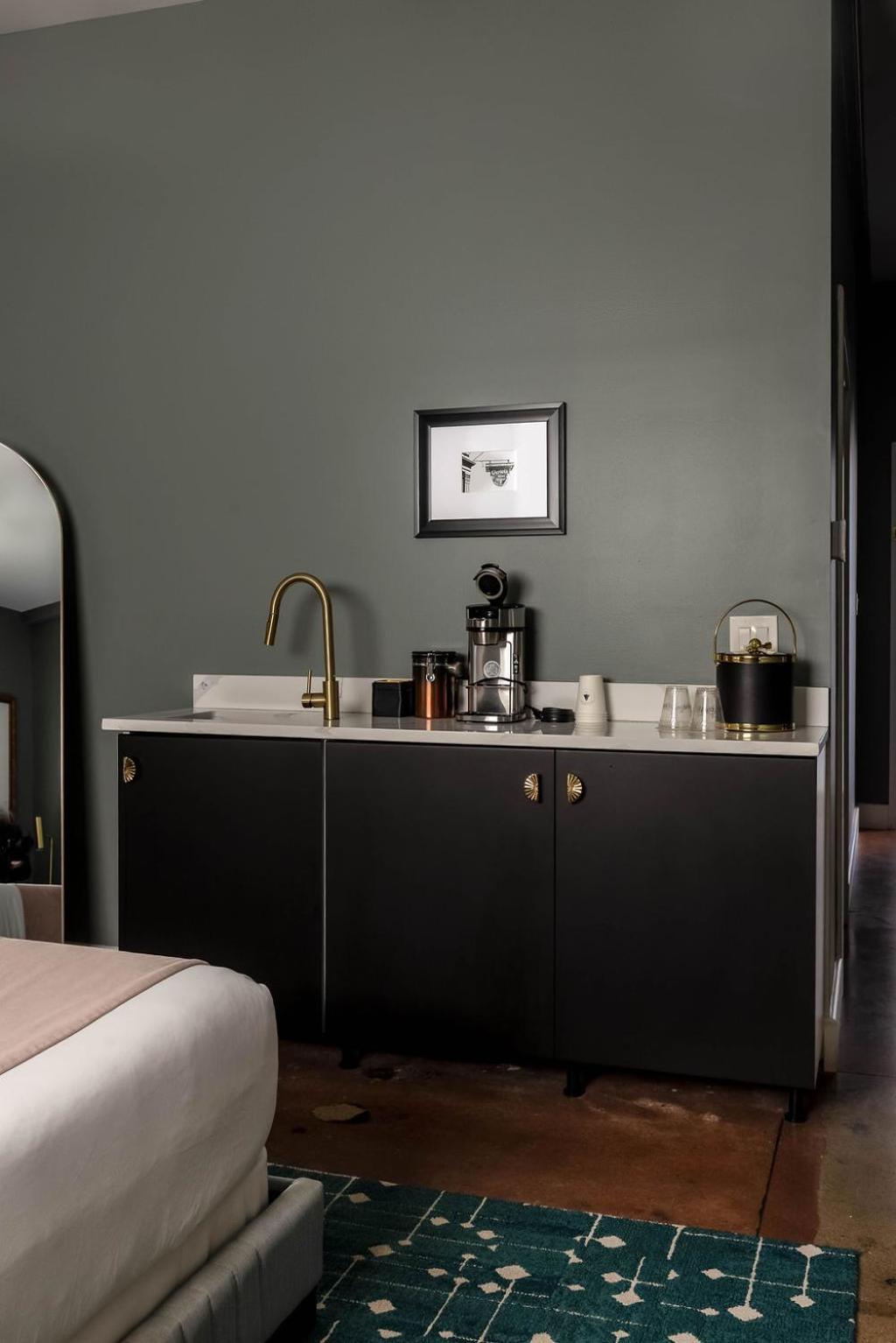 Queen Suite