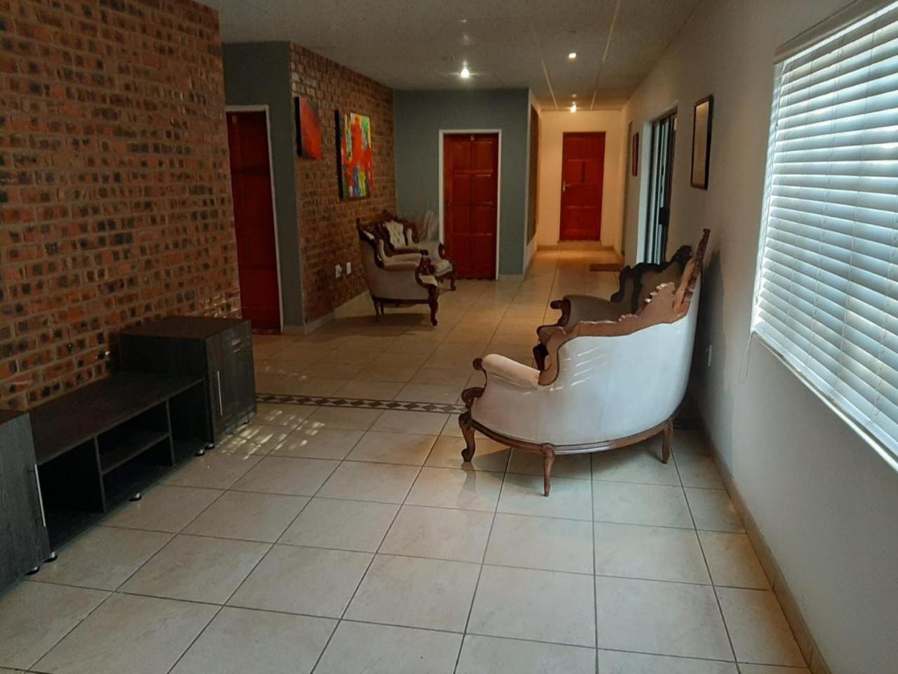 Apartment With Shared Bathroom photo 1