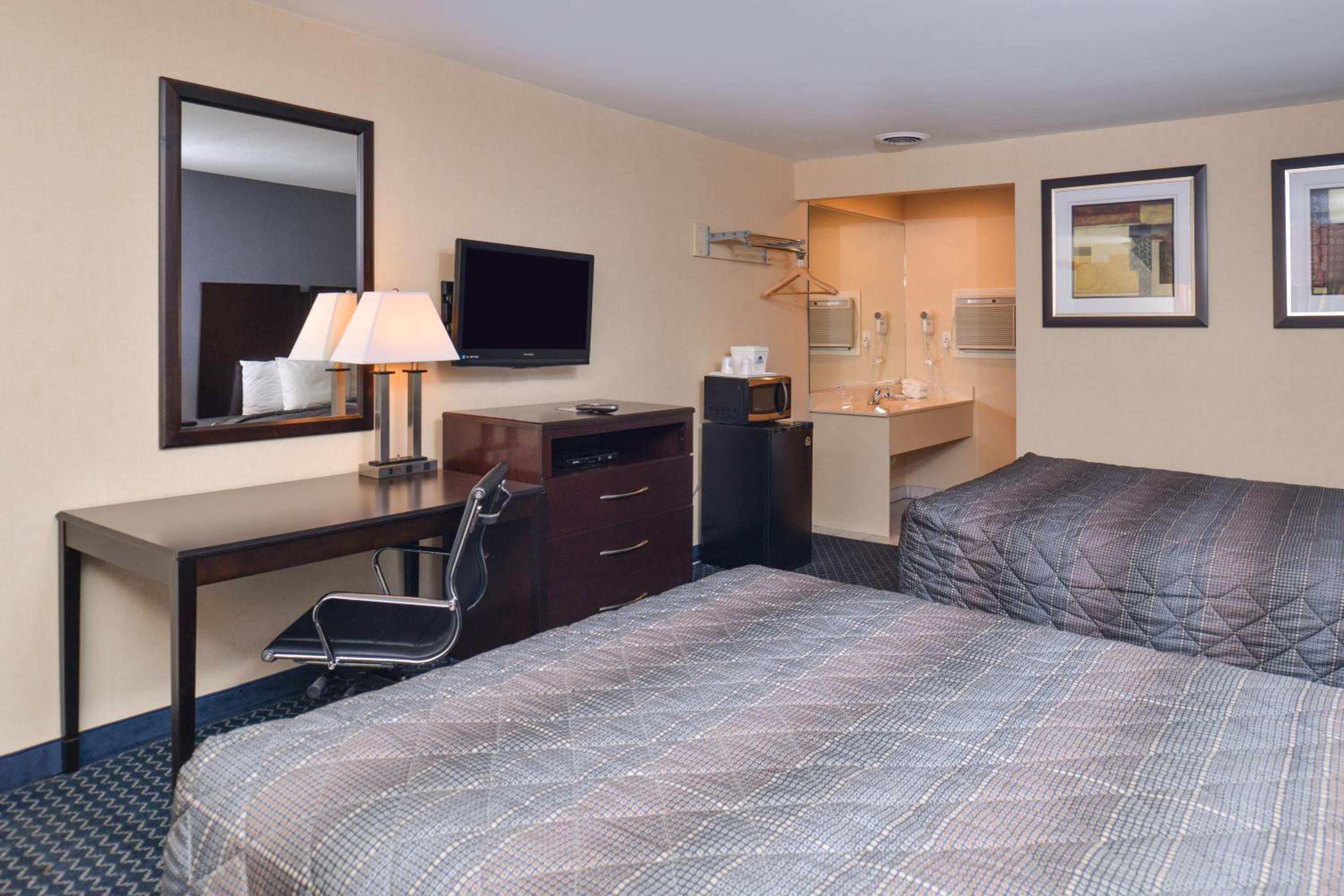 Double Room with Two Double Beds - Photo 6