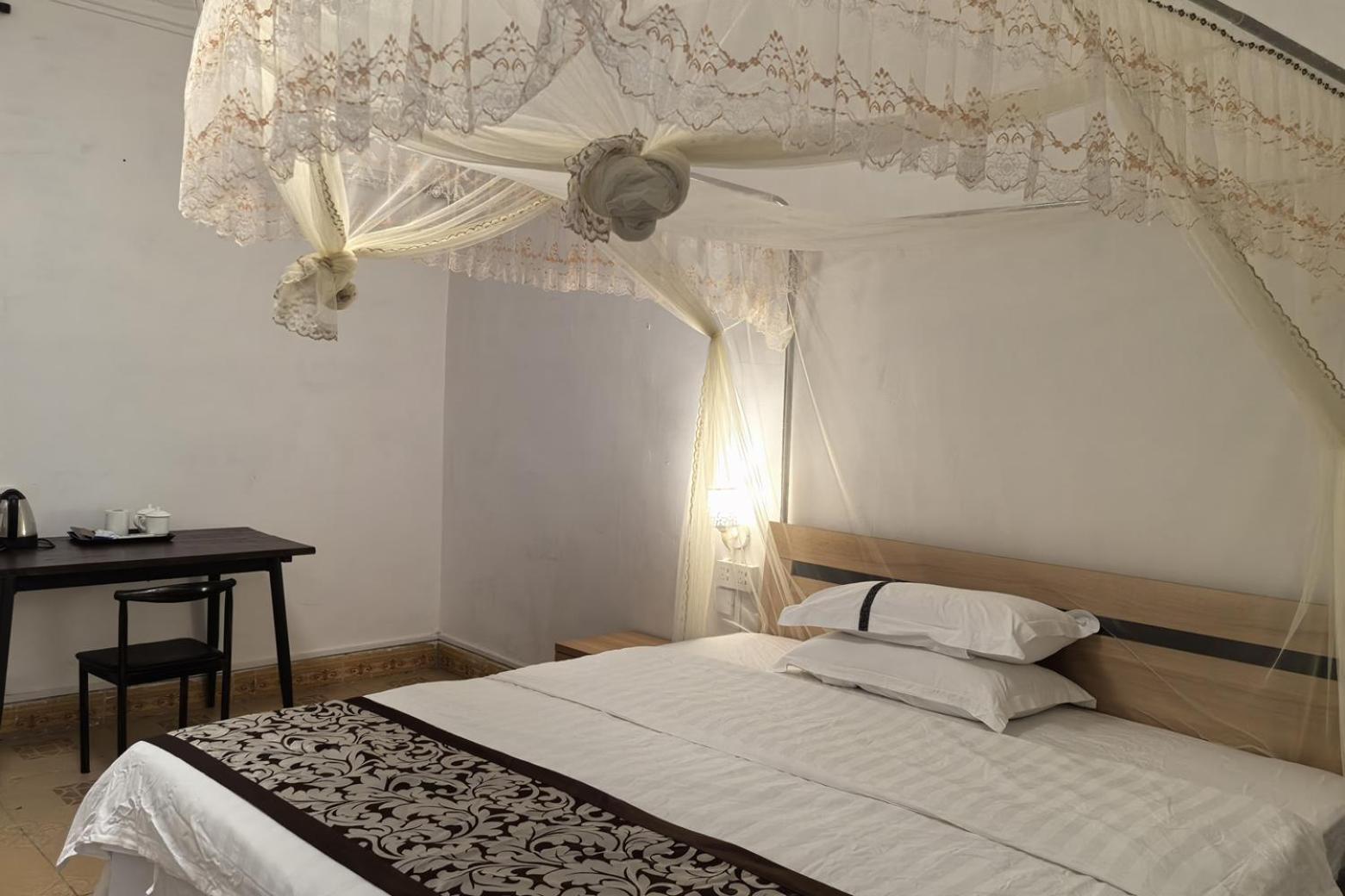 Queen Room photo 3