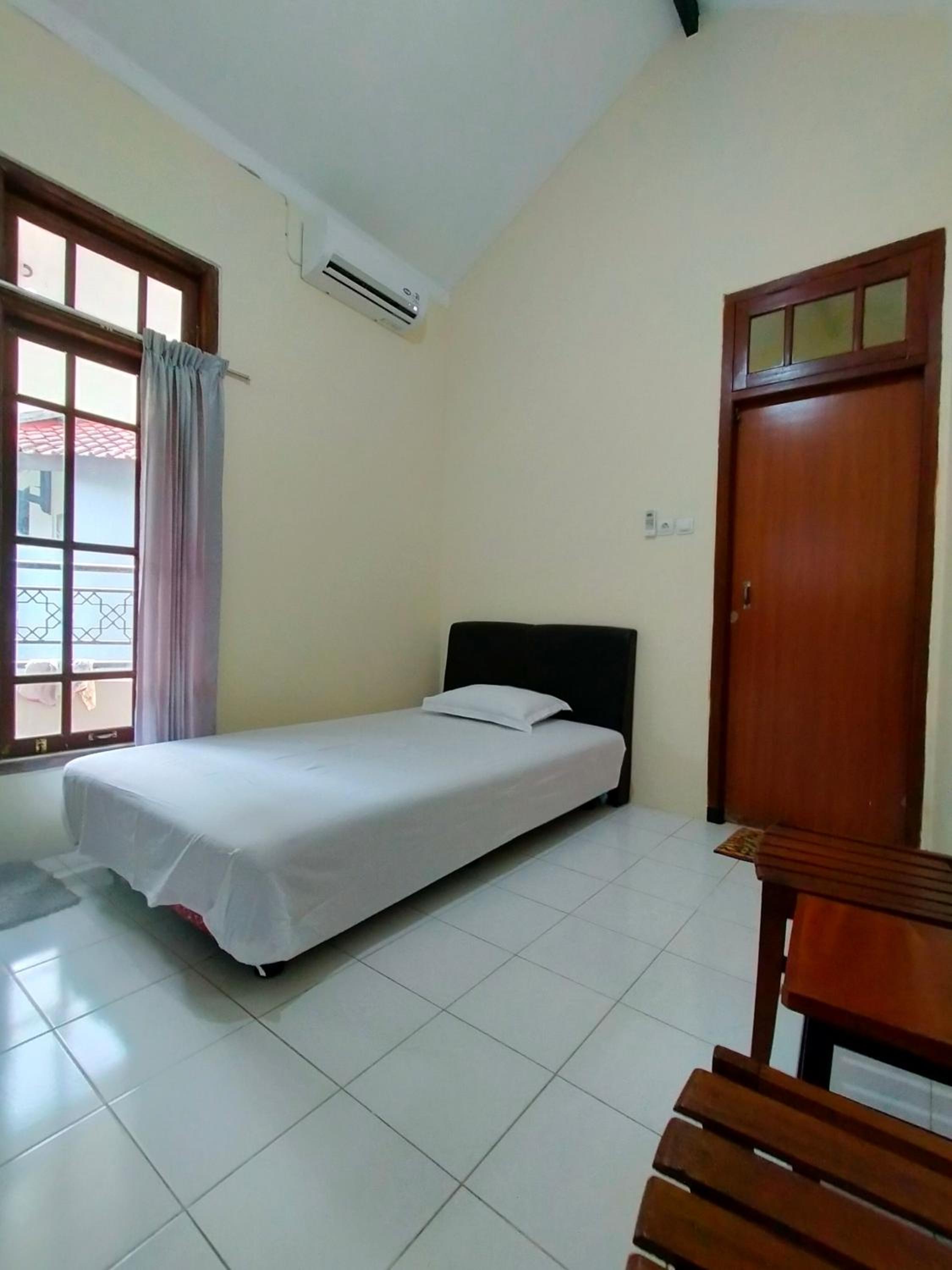 One-Bedroom House photo 2