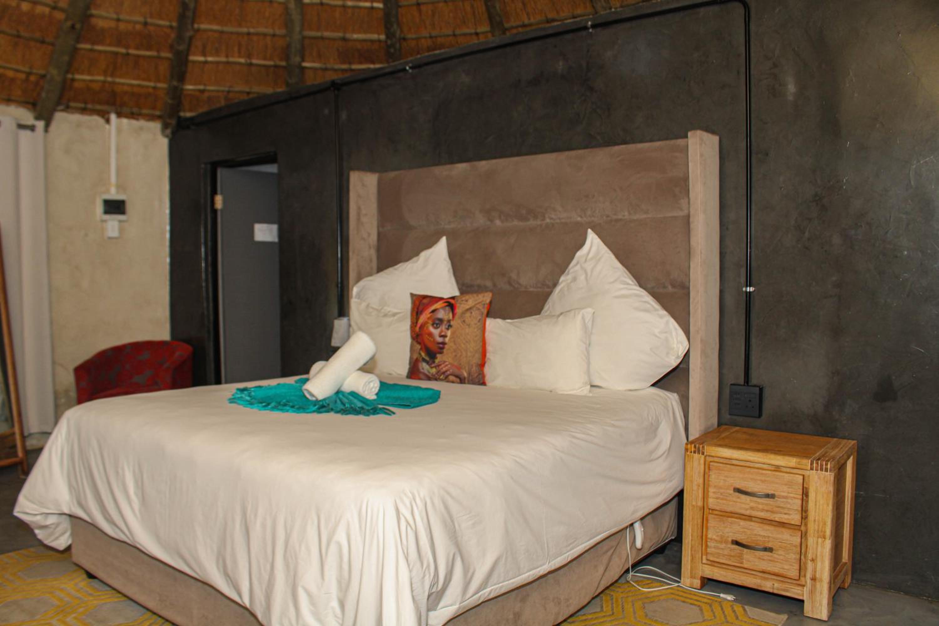 Deluxe Double Room with Bath photo 3