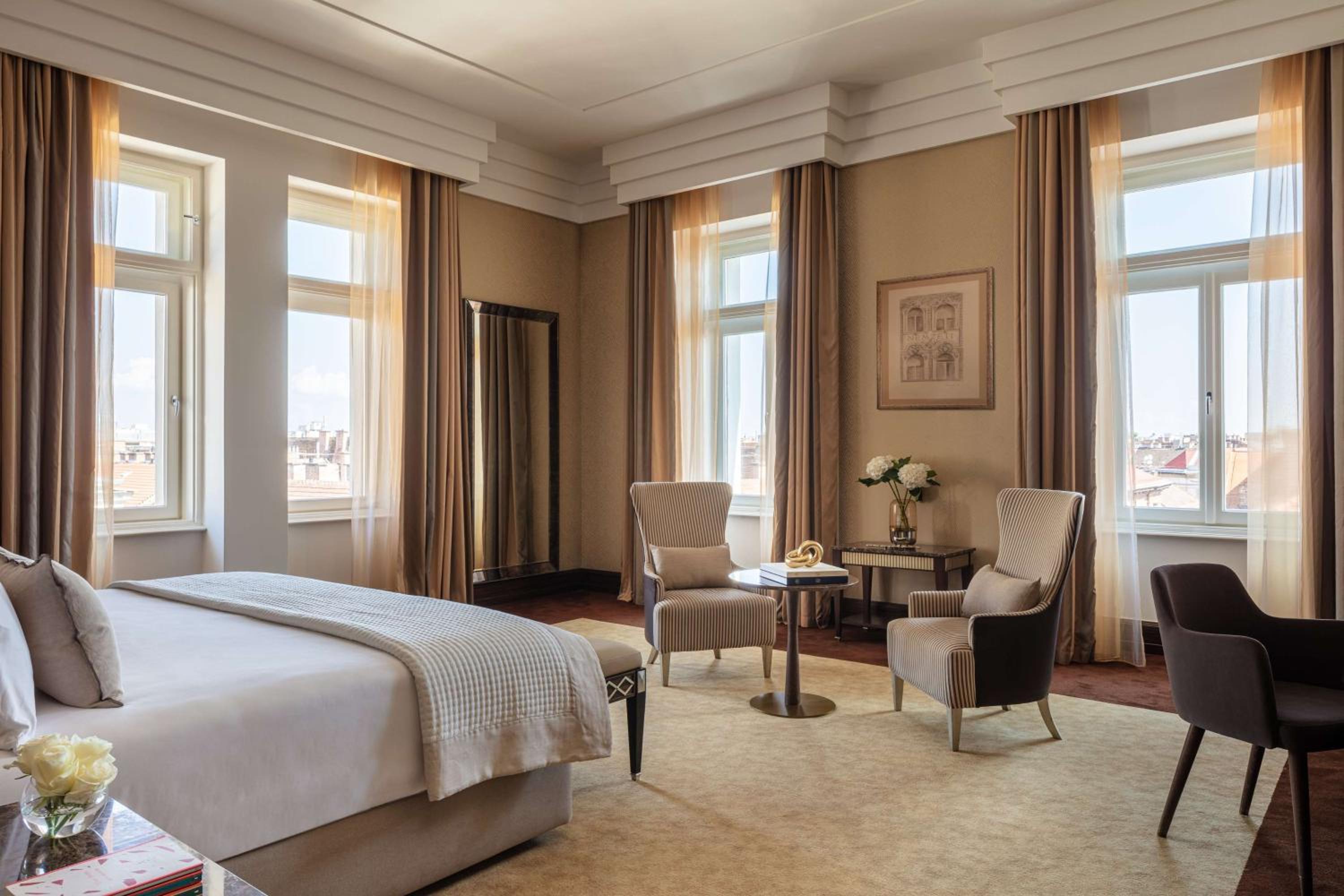 Family Junior Suite with Extra Bed (2 Adults + 2 Children)