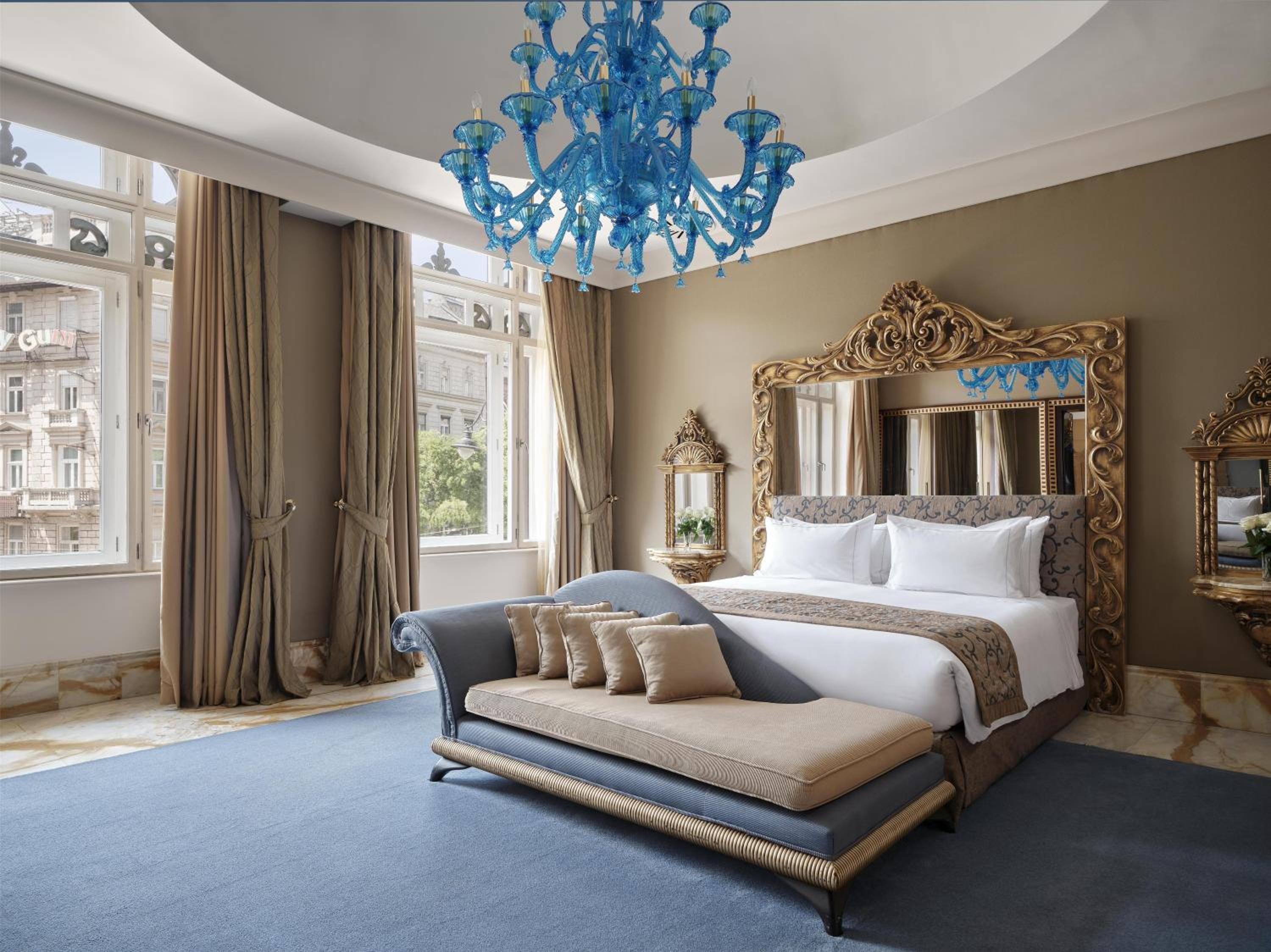 Sapphire Presidential Suite