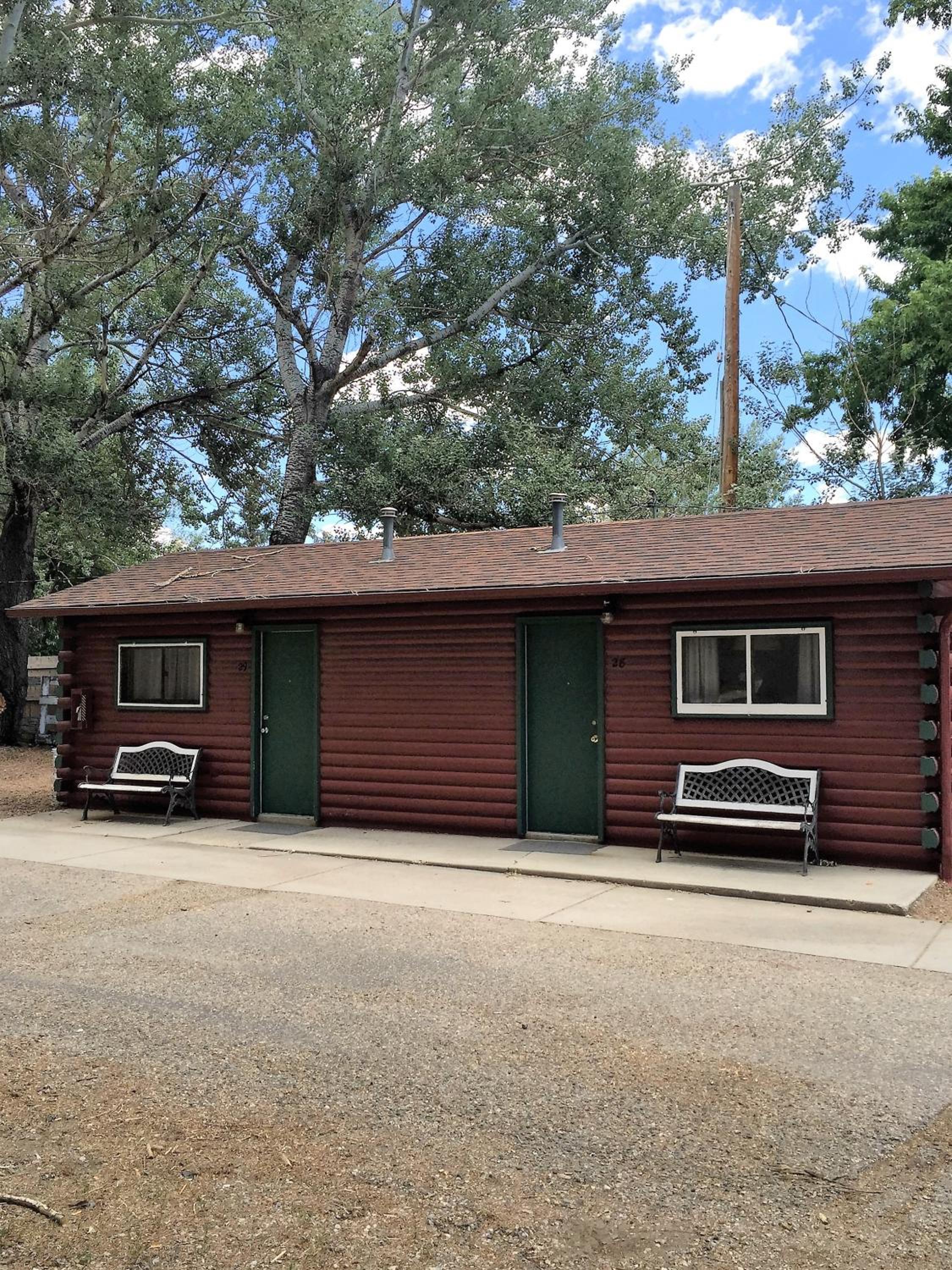 Queen Cabin Duplex - Pet Friendly photo 2