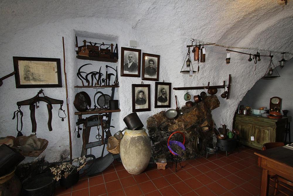 Double Room - Photo 10