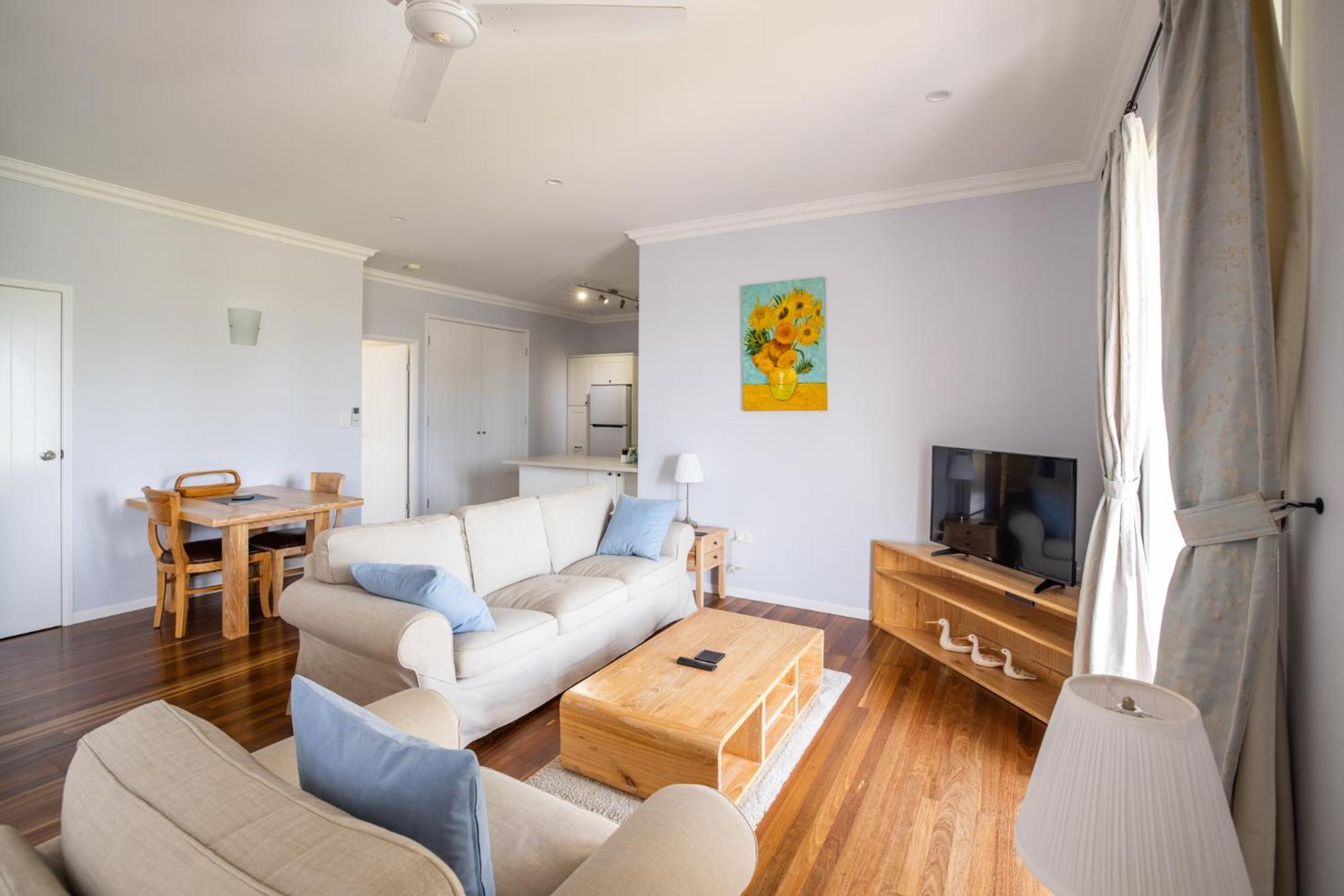 Apartment with Garden View
